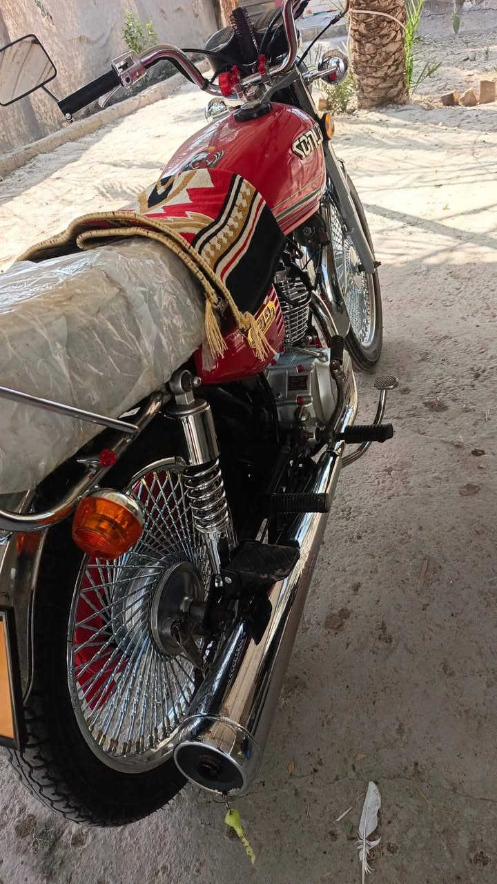 للبيع موديل 23 اوراق أصولي 950 وبيها مجال 
مكفوله من كلشي دراجه بعدهي بجيس .


**إذا كنت صاحب هذا الإعلان وتريد حذفه لأي سبب، رجاءا أرسل رسالة إلى الدعم الفني**