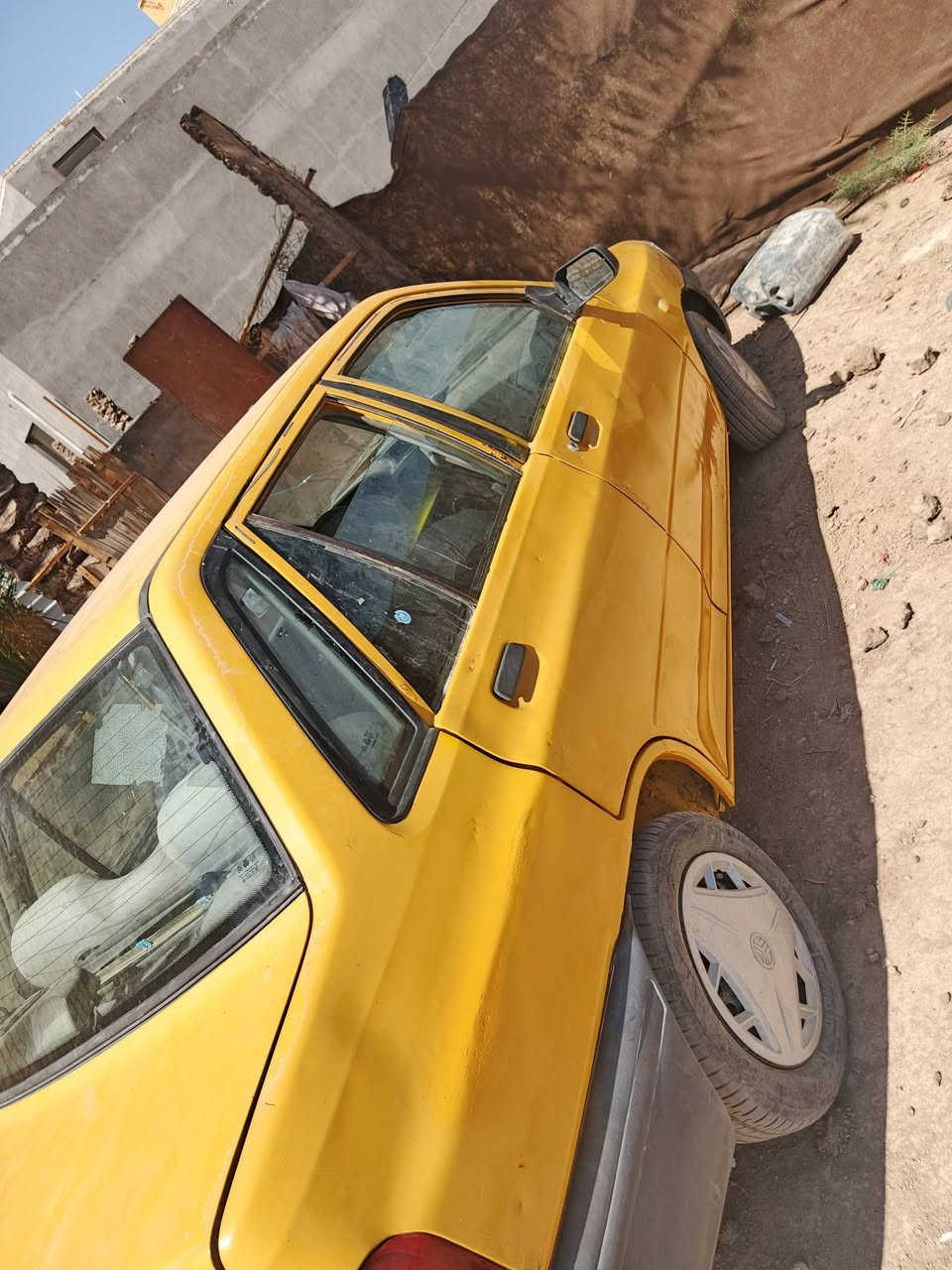 السلام عليكم سايبه صدامي محرك توني مجفته بس طلع بي صوت كام شفت مسحوك فقط لادخان وتنقيص كير حداديه تخم تاير باتري جدد سياره مال جناي كهربائيات كلها شغاله سعره مليون وبيه مجال كلش بسيط كربلاء طويريج ‏‪***********‬‏
