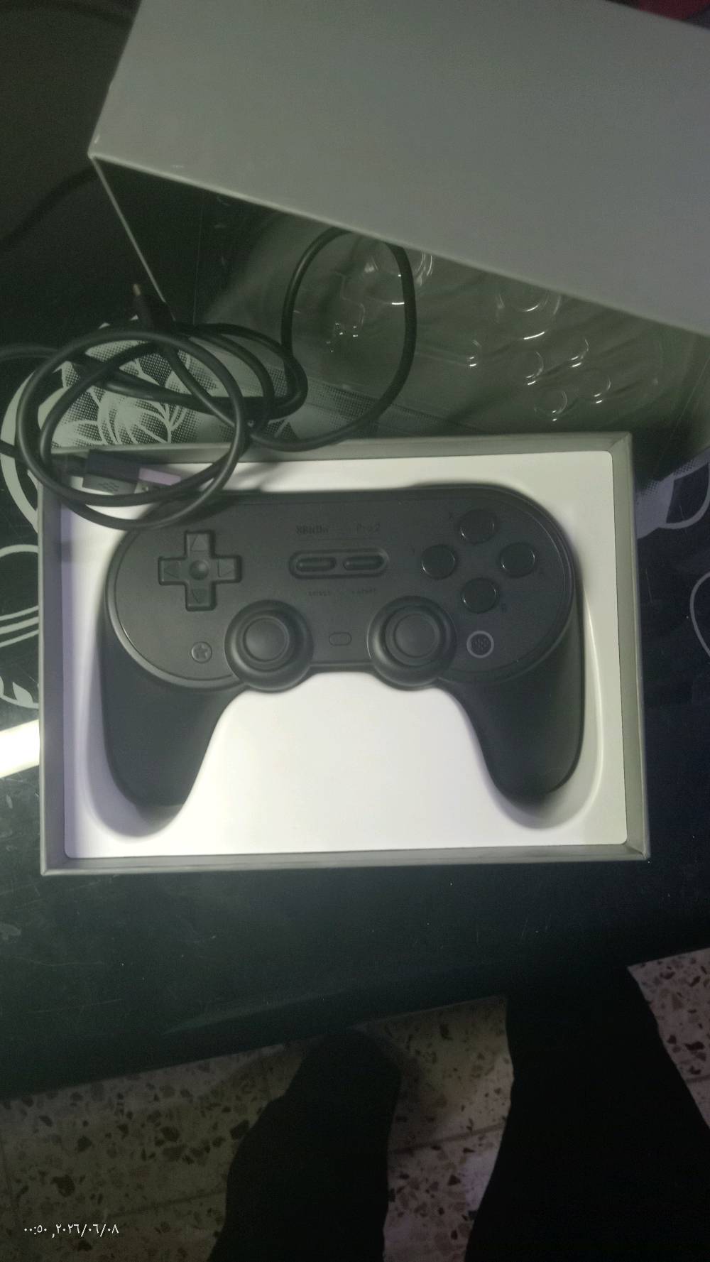 يد 8BitDo Pro2 اصلية جديدة غير مستعملة باللون الاسود ,
ملحقات: العلبة الخاصة باليد و كابل الشحن الاصلي مثل ما موضح بالصورة. السعر ٩٠ الف و بي مجال للاستفسار  واتساب
***********