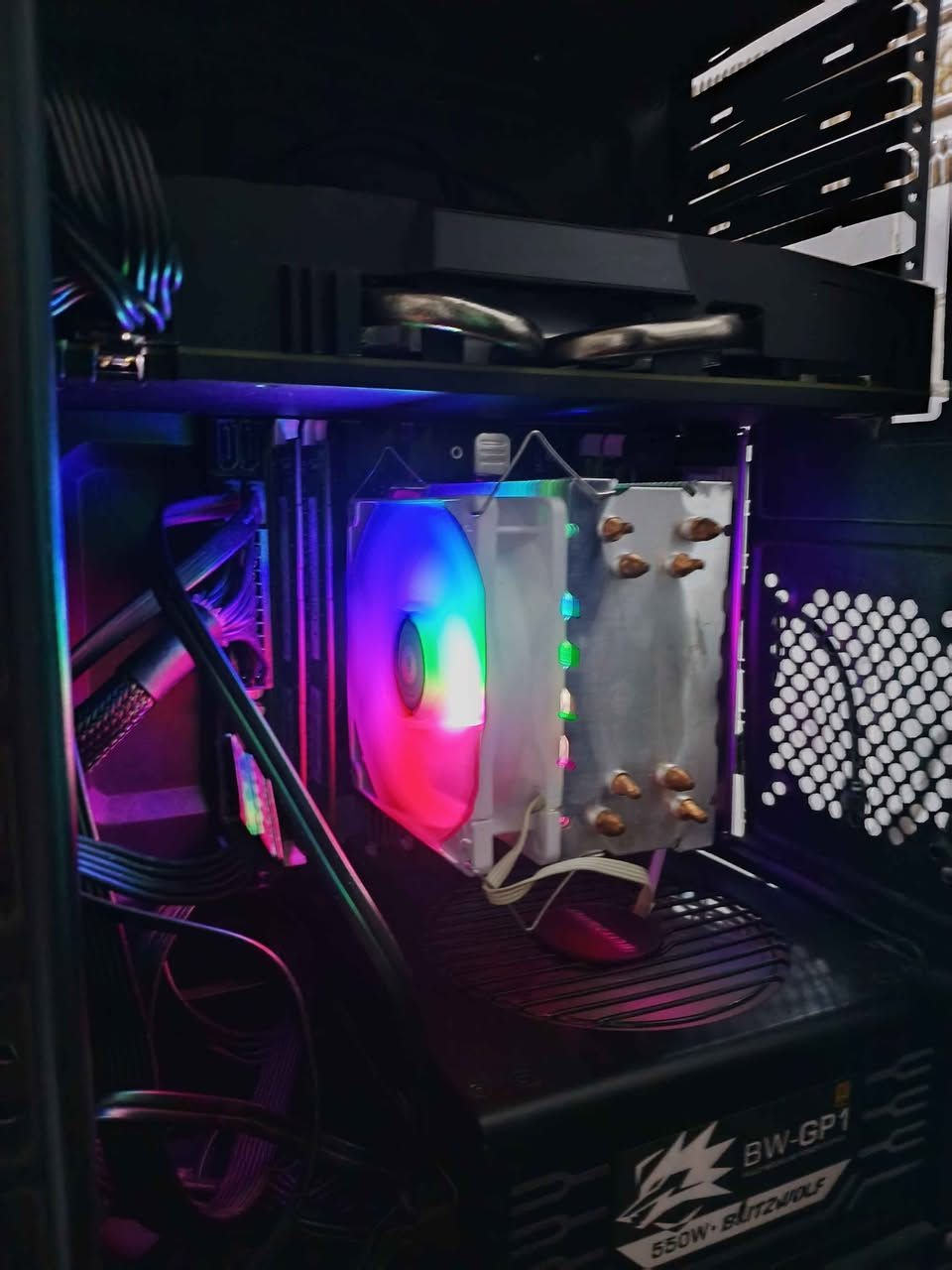 فقط البوردة و المعالج و الرامات ابيع  المواضفات 
بورده اكسيون X79
رامات 16
معالجE5-2660
وبيها مجال النجف, العراق


**إذا كنت صاحب هذا الإعلان وتريد حذفه لأي سبب، رجاءا أرسل رسالة إلى الدعم الفني**