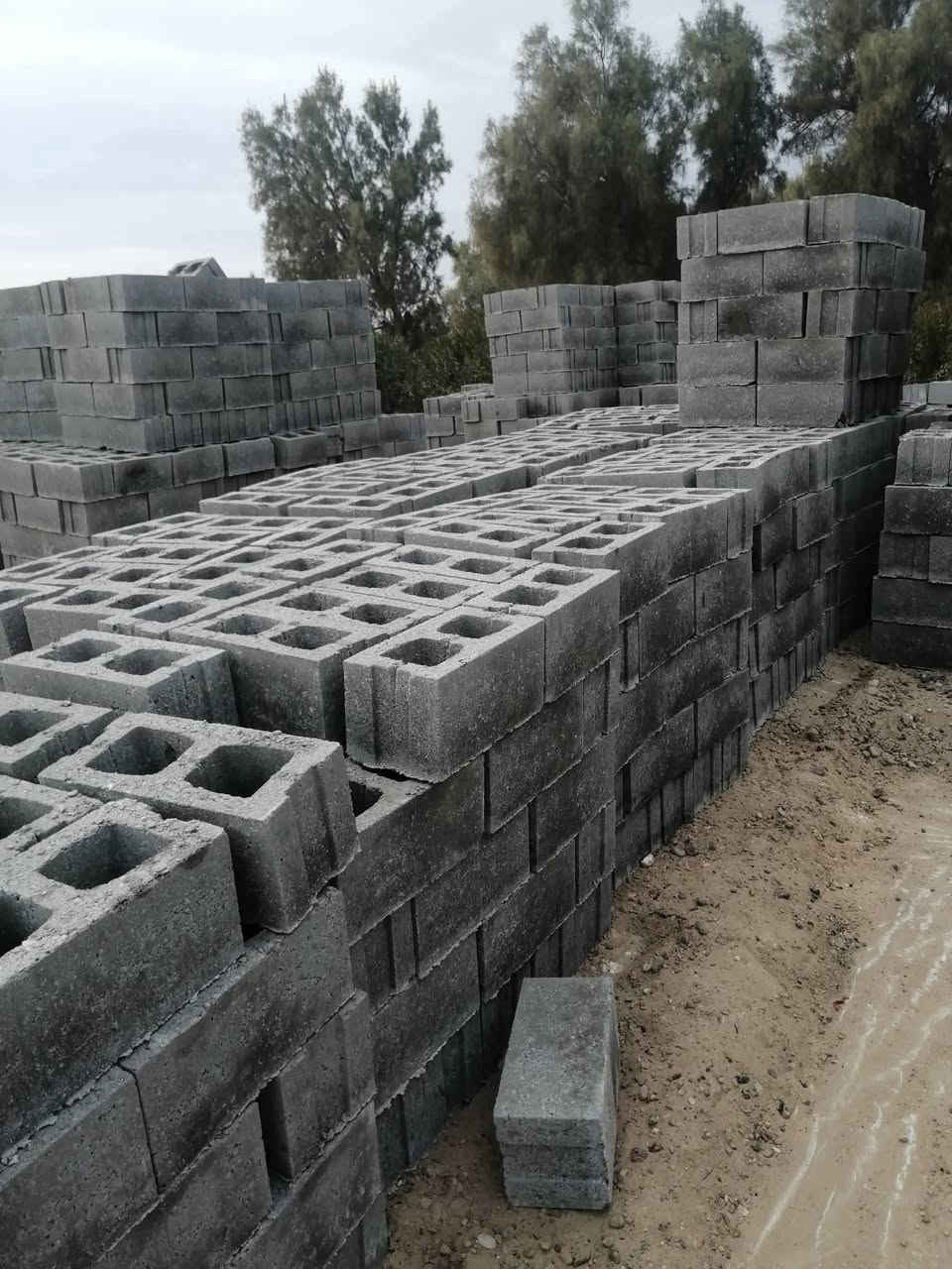 يوجد لدينا بلوك توصيل داخل الفلوجه واطرفها بسعار تنافسيه قياس 20 قياس 15 قياس 12
‏‪***********‬‏
