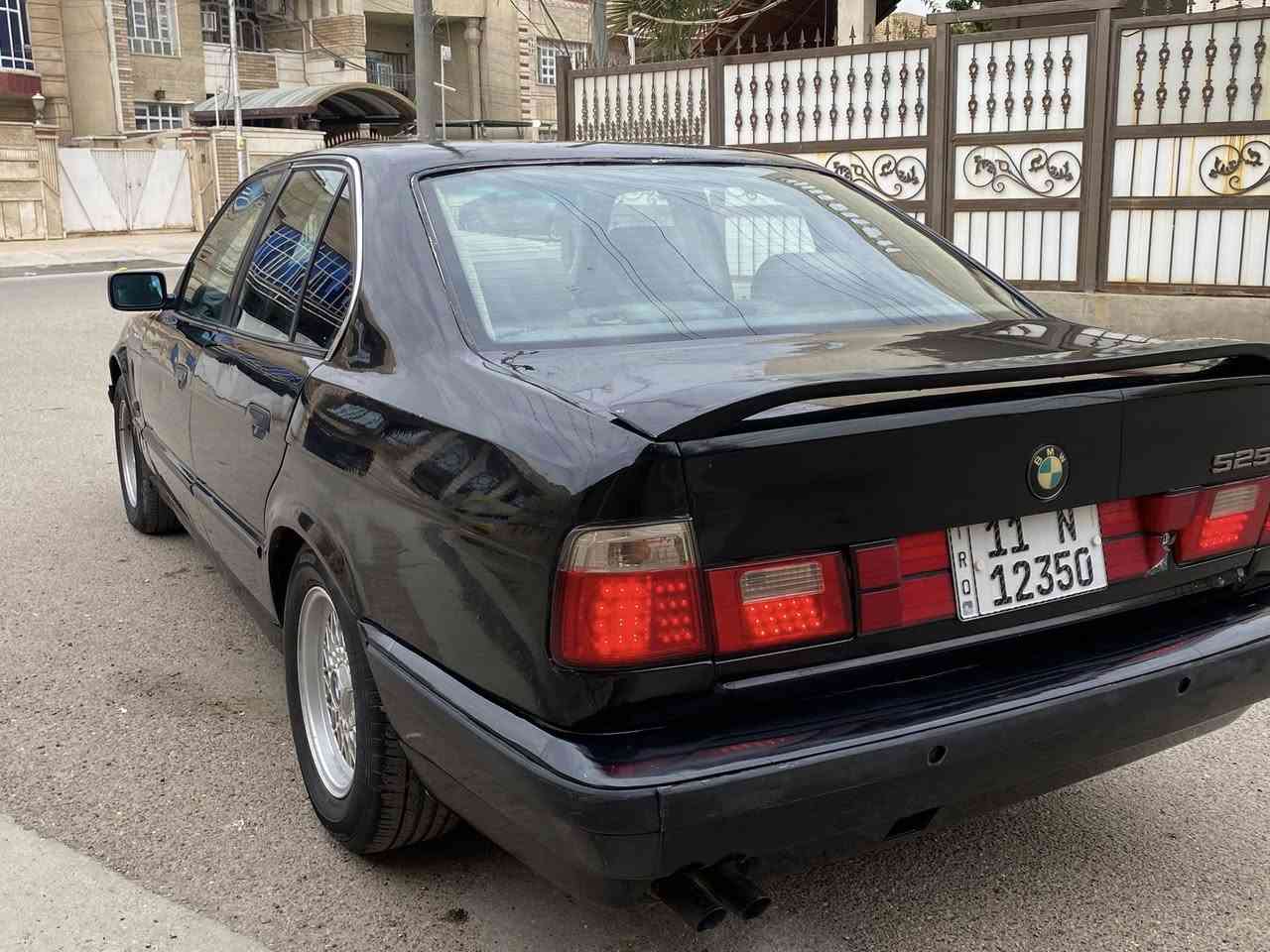 سلام عليكم للبيع بدون مراوس بدون اقساط
525 اصل تكمه وسنويه 
موديل 92 
كير اوتو بدون حادث قوي 
كهربائيات كلها شغاله وع البلاد 
تبريد شغال وباد كلش 
كير ومحرك جدد 
فتحه سلايد طكتين 
رقم انكليزي جديد سنويه ل2030 هزه جديده
داخل جلد ام كهرباء صاج اسود ستيرن كهرباء جعمقه كهرباء سترين صاج
مري فصل تلفون دبل ايرباك دبل كمبيوتر 
فول مواصفات وترايها كلش حلو ومابيها نقص 
السعر 54 وبي مجال مكاني بغداد السيديه 
***********
