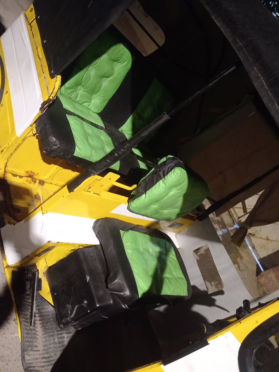 سلام عليكم تكتك باجاج موديل 18 جاهزه قبل للشارع أوراق وكيل مكينته خرسه ماشالله مرتبه مال شغل تمام سعره ٣ ملايين وبيه مجال بسيط للشراي تمام رقمي ***********عباس مكان آمن داخلي بصره
