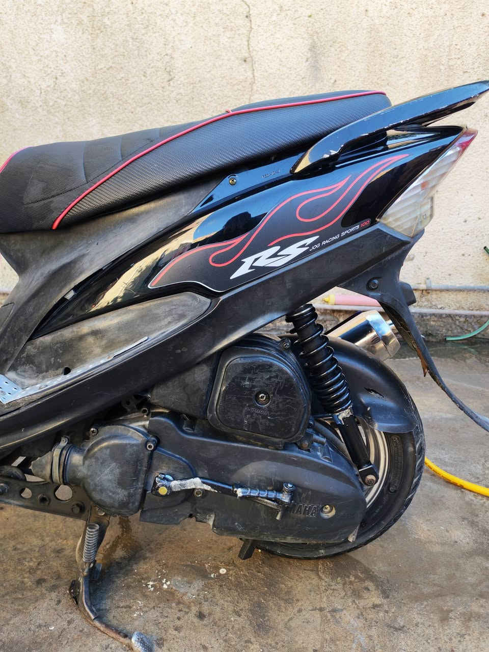 السلام عليكم : 
ماكس عدله رياضي 55 بوشه + صالصنه رياضي + سلف رياضي + ولفات جديده مرتبه + هندر كامل جديد بلاضافه غراضهه البدلاديه موجودات يتكونن من ( صالصنه + البوشه البلادي + الكفرات ) متوفرات تاخذهن وي دراجه 
دراجه بيهه نقوصات حالهه حال اي دراجه ونقوصات بسيطه 
والسعر خاص ( واتساب او اتصال / *********** )
