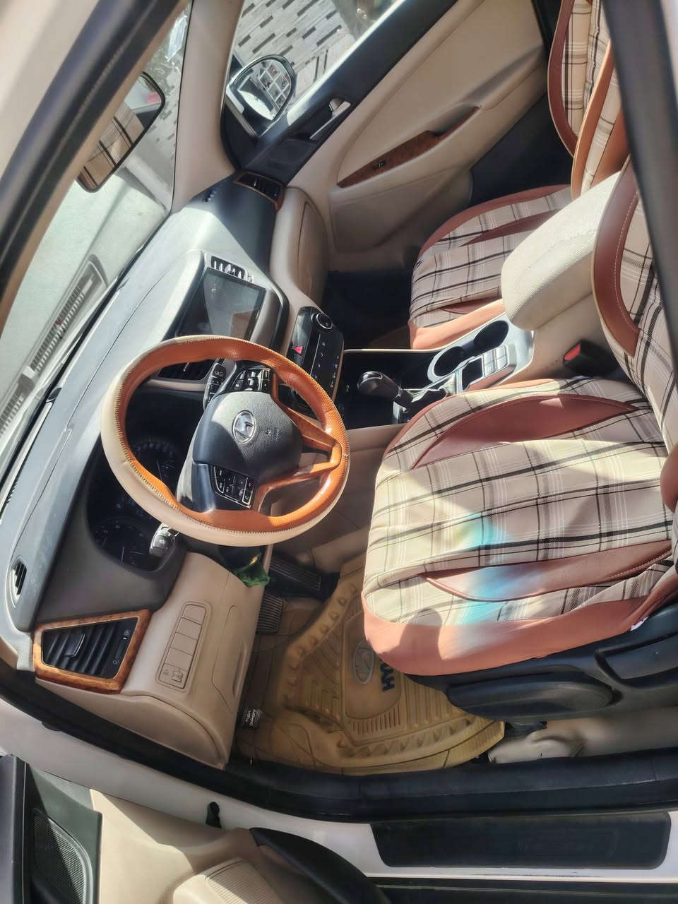 السلام عليكم توسان موديل 18 خليجيه كفاله عامه فقط ملاحظه بسيطه  بيع سريع مكان بابل
للستفسار اتصل على ***********
