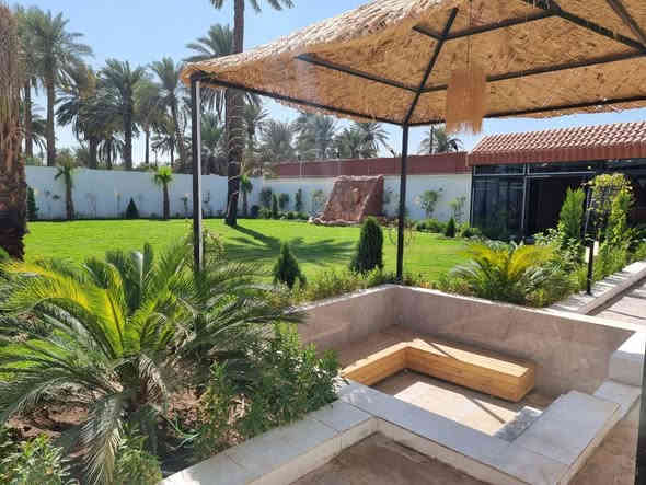 #مزرعة للبيع 
مزرعة للبيع درجة اولى في الدورة عرب جبور مجمع الزيتون المساحة نص دونم واجه 25 متر موثثة فول ومسبح مغلق حار بارد تتكون من غرفتين نوم وصالة ومطبخ وحمامات داخلية وخارجية وجلسات خارجية
سند 25 زرعي 
***********
