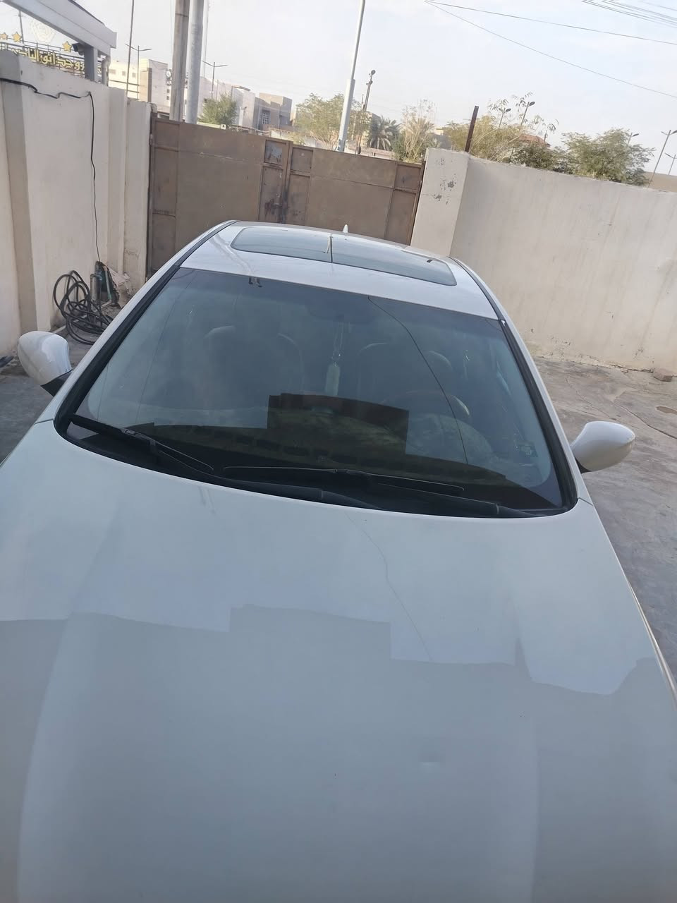 سلام عليكم سوناته 2011 وارد امركي السيارة جديده بعدها تبريد صدر كامل حداديه محرك 2400 شاشه تحكمات ستيرن بييها قطه وحده الجاملخ الأمامي امبدل 
السيارة احلى من الصور سعر 110 وبيها مجال بسيط 
الشراي يتصل والي مو شاراي لا يتعب نفسه اخوان المكان الانبار الرمادي غير متواجد على الفيس الاتصال على الرقم ***********
