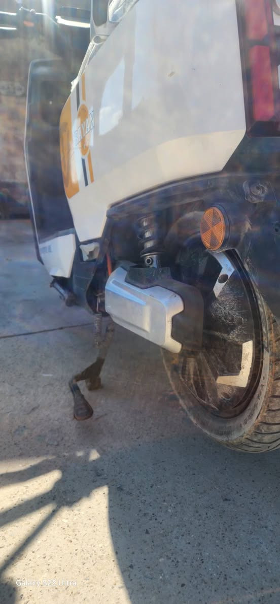 🔥 دراجة ريان شحن – وحش الكون 🔥
⚡ مستخدمة – 
🔋 البطارية الأصلية
شركة TAILG
نوع كرافين
تمشي بالشحنه الوحده 80km
⚡ 72 فولت
🔋 35 أمبير
📏 مسطرة
💰 السعر: ٩٠٠ وبيهه مجال
📍 المكان: واسط صويره 
***********
🚀 فرصة ممتازة للي يريد دراجة قوية ونظيفة وجديدة بسعر ممتاز
#معروض_للبيع
#دراجات_الريان
