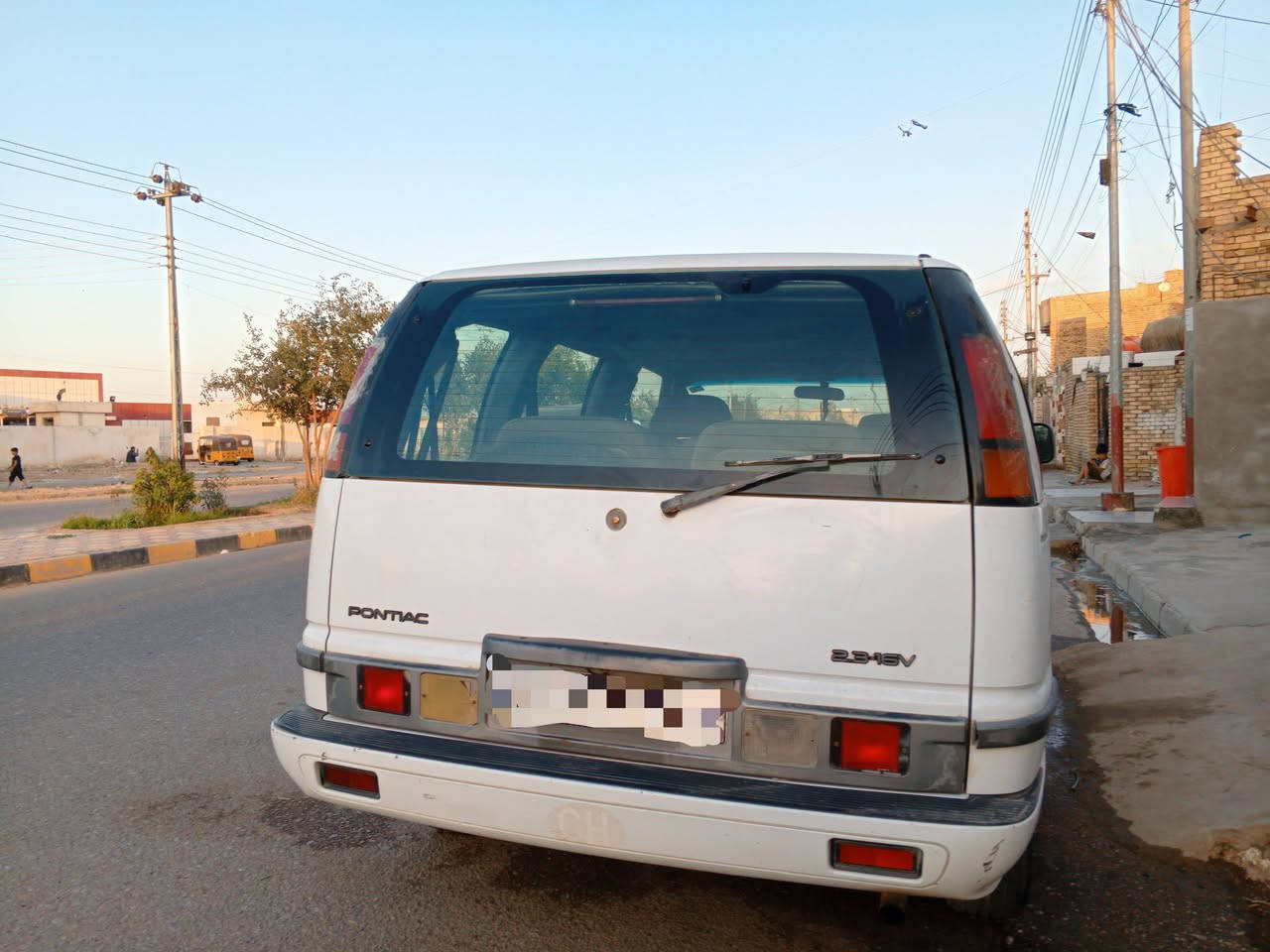 سياره بونيتاك الأمريكي موديل 1994 قشره نضيف وسياره مكفوله لا ضربه محرك كورلا ابو جف كبير بيه تبخير 4سلندر   سياره تخم تاير رقمها نجف الاشرف (والمكان ميسان)  سعرها 30 وبيها مجال تواصل ***********/
