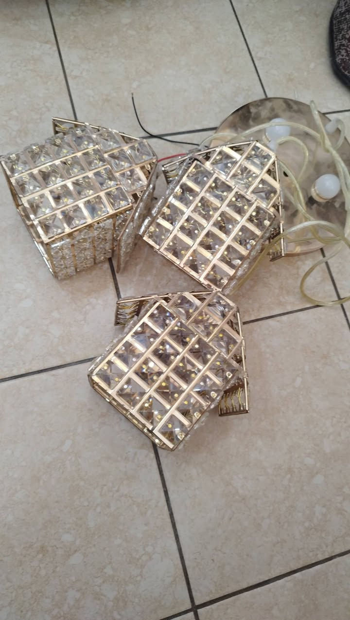 مجموعة اغراض للبيع


**إذا كنت صاحب هذا الإعلان وتريد حذفه لأي سبب، رجاءا أرسل رسالة إلى الدعم الفني**