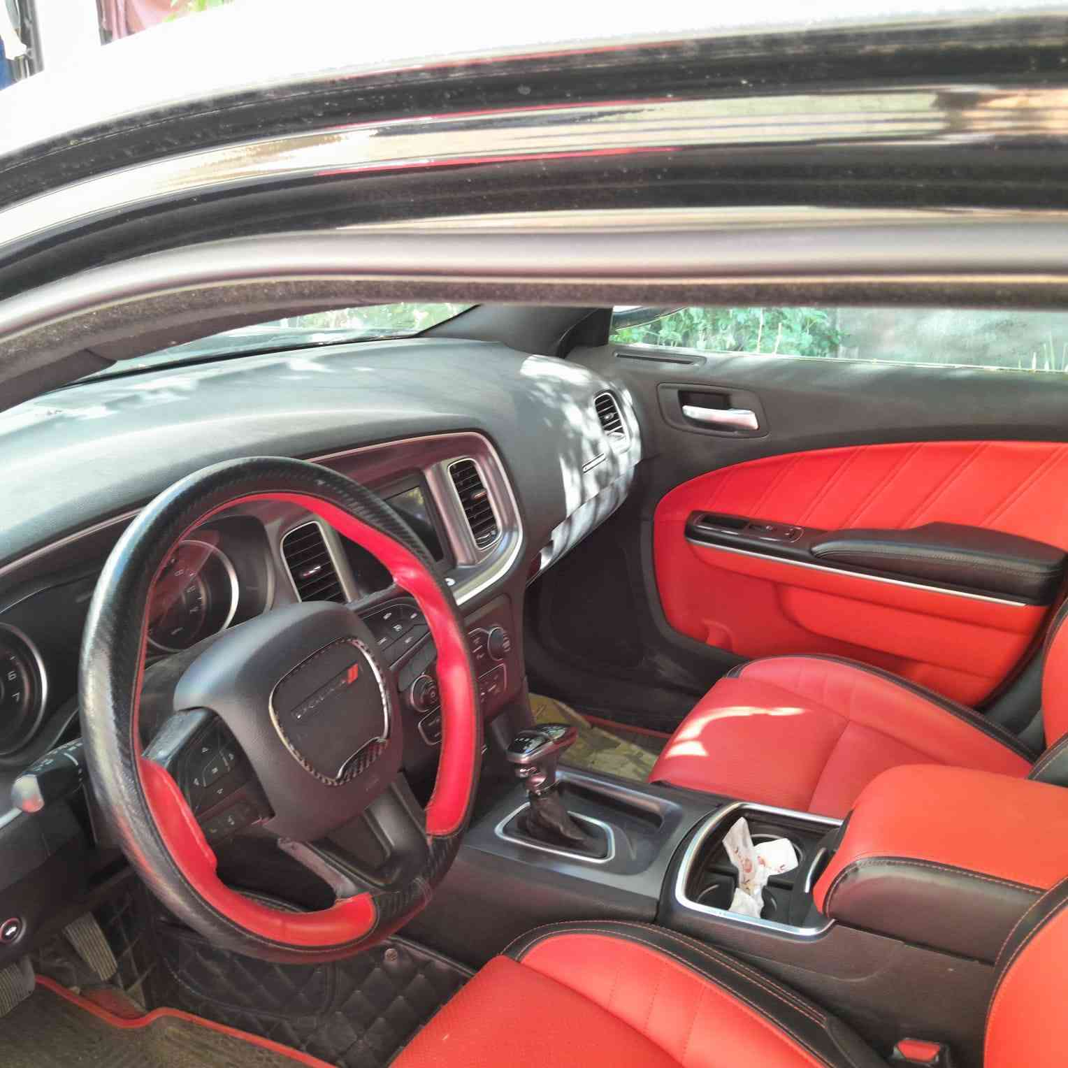 جارجر للبيع موديل ٢٠١٩ ماشيه ٧٠ حادثها بنيد فقط بدون ايرباك رقم بغداد نظيفه جدآ السعر ٢٢٠  موبايل  *********** بغداد المنصور
