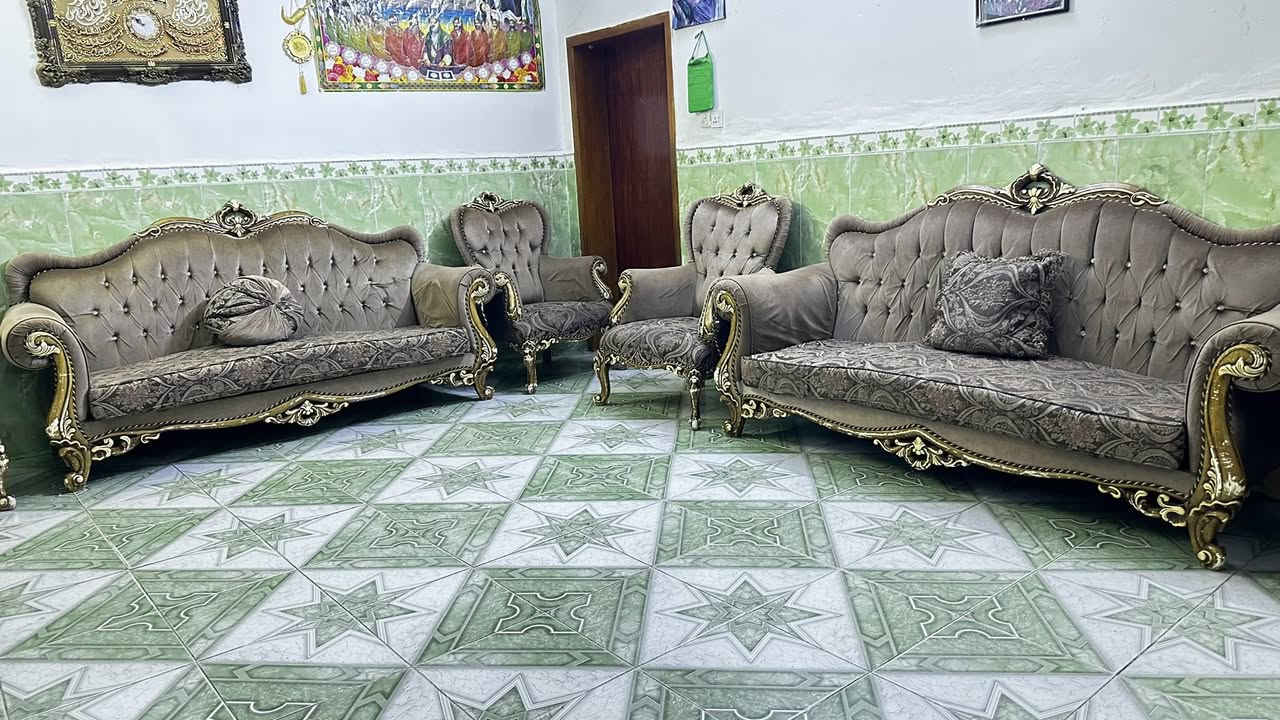 سلام عليكم تخم للبيع 10 مقاعد نظيف 
350 مكان بغداد
***********
يوجد وتساب
