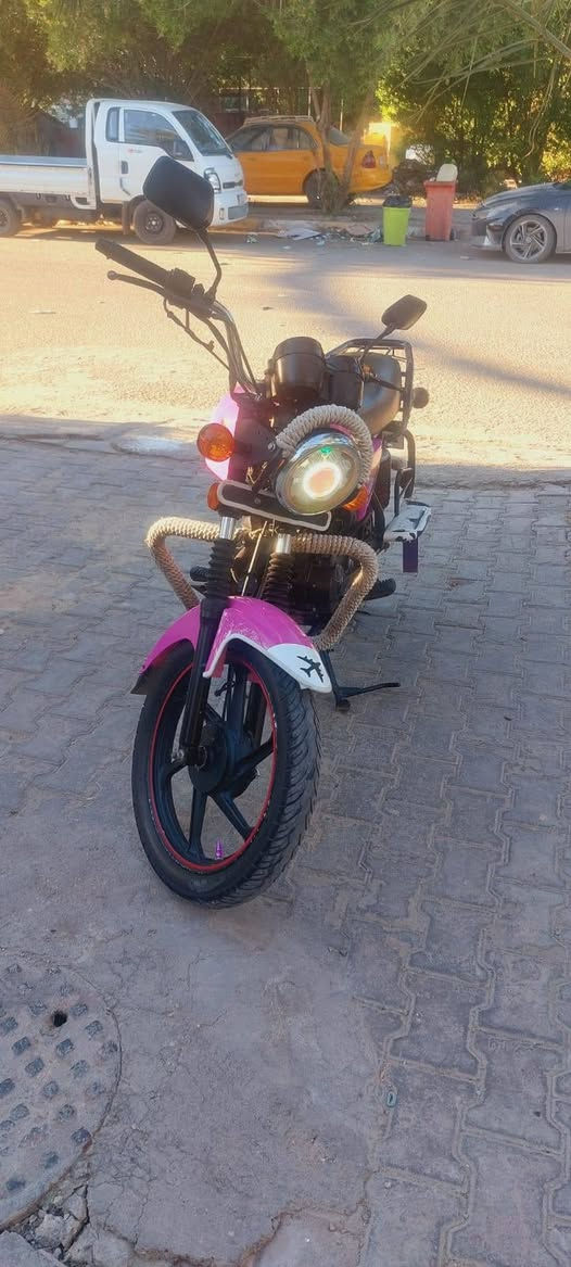 السلام عليكم دراجه دايون نفخ موديل 2019 نضيفه كلش وانضف من صور بعد تجي وتشوف كهربائيّة كلها شغاله خير  من الدراجه مكينه نضيفه برغي مامفتوح  بيها اوراق اصوليه كاتبك يم وكيلها  سعر مليون وبيها مجال قليل 
 ***********
