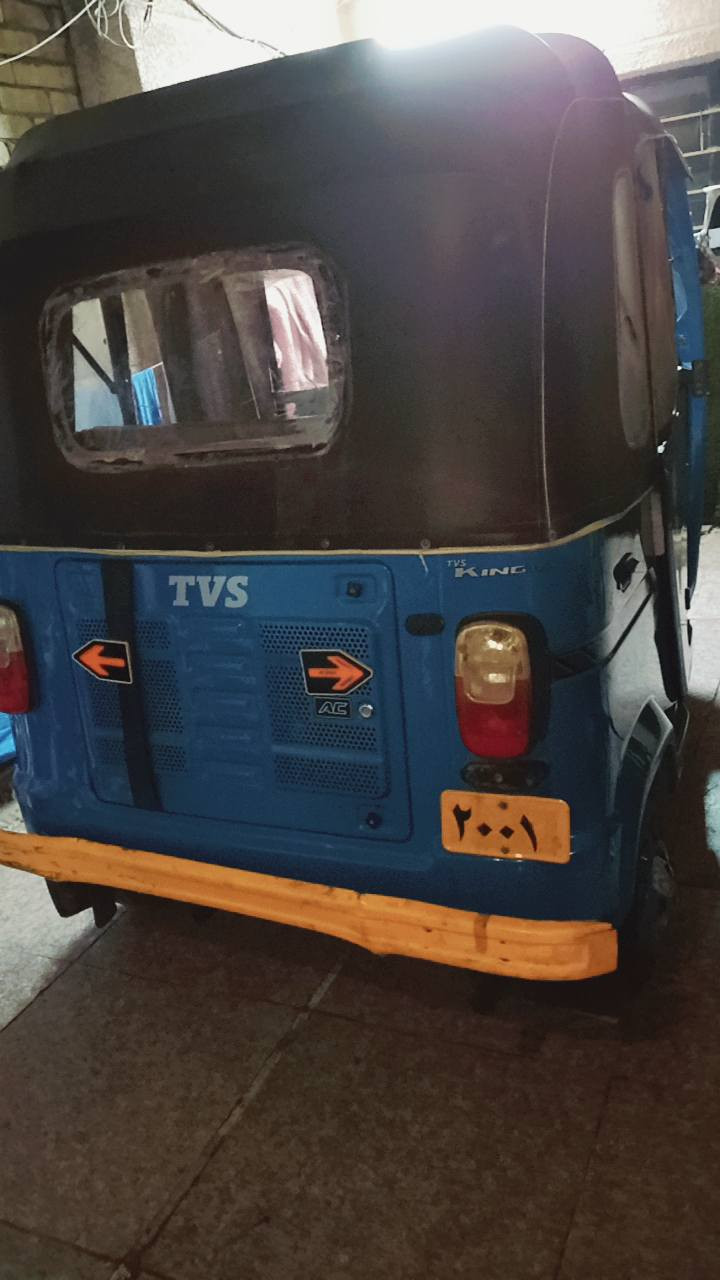 سلام عليكم تكتك تي افي اس موديل ٢٢ شهر ٧ نضيفه خير من الله محرك مكفول كفاله عامه فقط بيها طخه ومعدله عل بارد واضحه بتصوير معاملت ترقيم كامله دافع رسوم مسوي براءت ذمه صاعده هزه فقط بصمه وحده وتستلم سنويه ولوحات السعر 6و250 وبيها مجال حك جيه مكاني بغداد حي لجهاد رقم ***********
