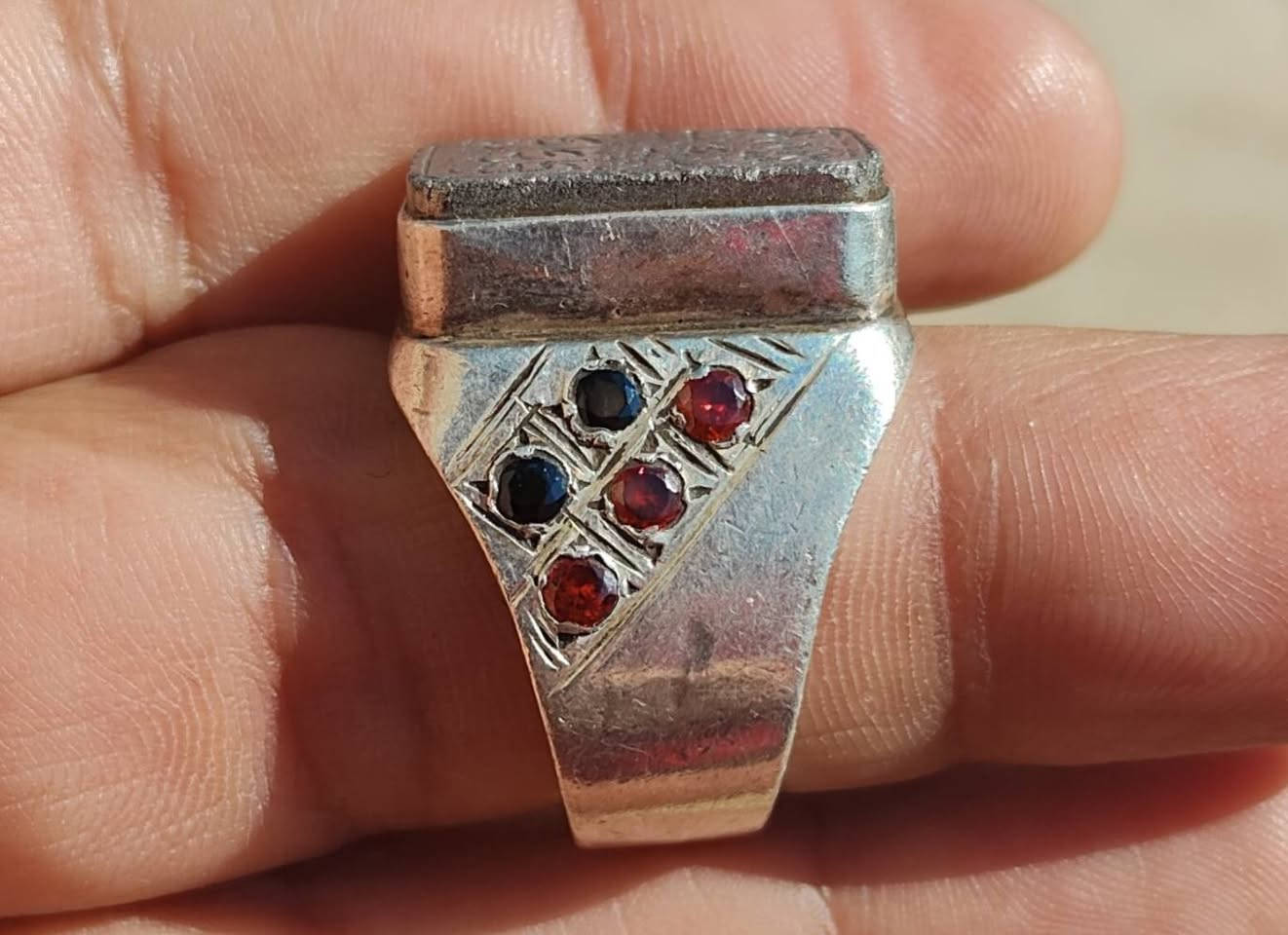 حجر صيني ابيض قديم مخطوط المعوذات للبيع


**إذا كنت صاحب هذا الإعلان وتريد حذفه لأي سبب، رجاءا أرسل رسالة إلى الدعم الفني**