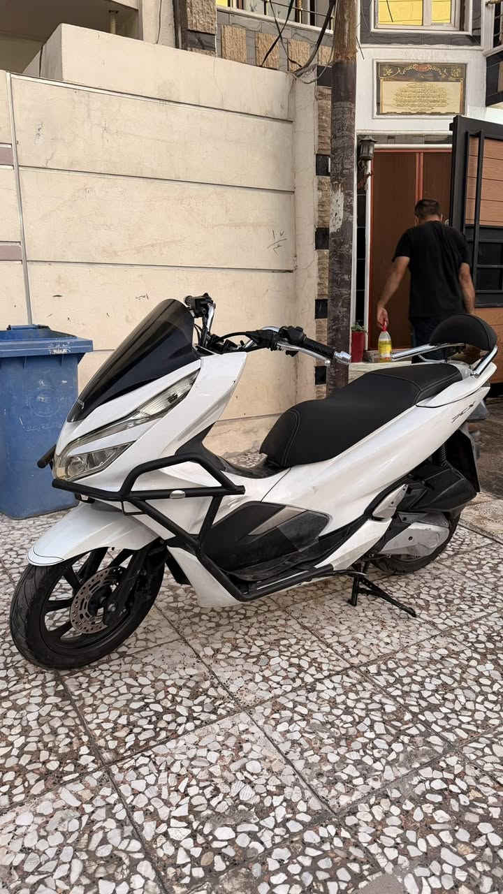 Pcx جيل ثالث
كوري 
دراجة مكفوله كفاله عامه ماعدا بيهة شكم شخط حيل خفيفات 
ماشيه 30 الف 
درع امامي من ضياء سبيسي sss 
مكاني بغداد الكاظميه 
***********
