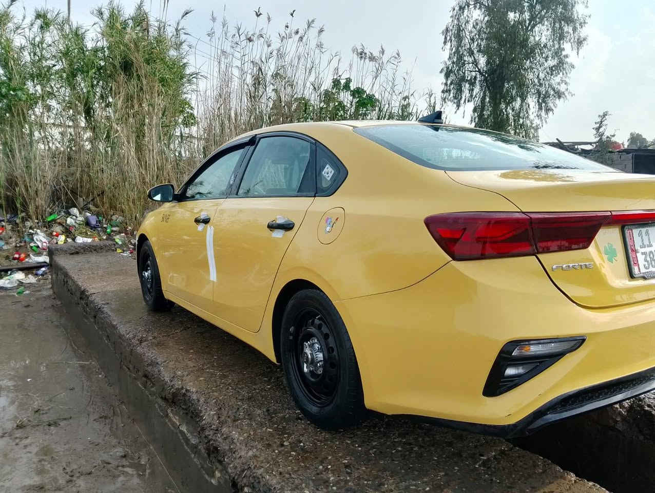 السلام عليكم 
كيا فورتي موديل 2020
السياره محرك غاز محوركيرايتي
وارد أمريكي بس هاذا الحادث 
مكان بغداد الشعب السعر 138
***********
