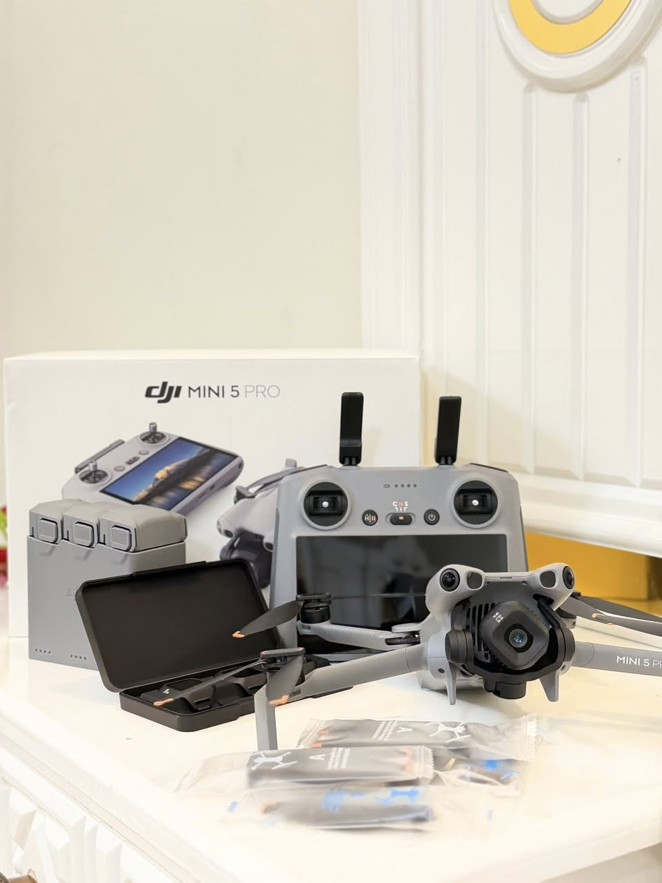 السلام عليكم درون dji mini 5 pro combo للبيع 
الدرون جديدة لوك طايرة تقريباً 10 - 15 مرة مو اكثر
نضافتها 100‎%‎ مواصفاتها اقوى مواصفات بالميني كلهن
ابحث عليها وشوف تفاصيلها 
سعرها مليون و400 قفل من الاخير مستعجل ع بيعتها 
مو شراي لتعبني رحمة ع والديك 
*********** 
مكاني بغداد زيونة
