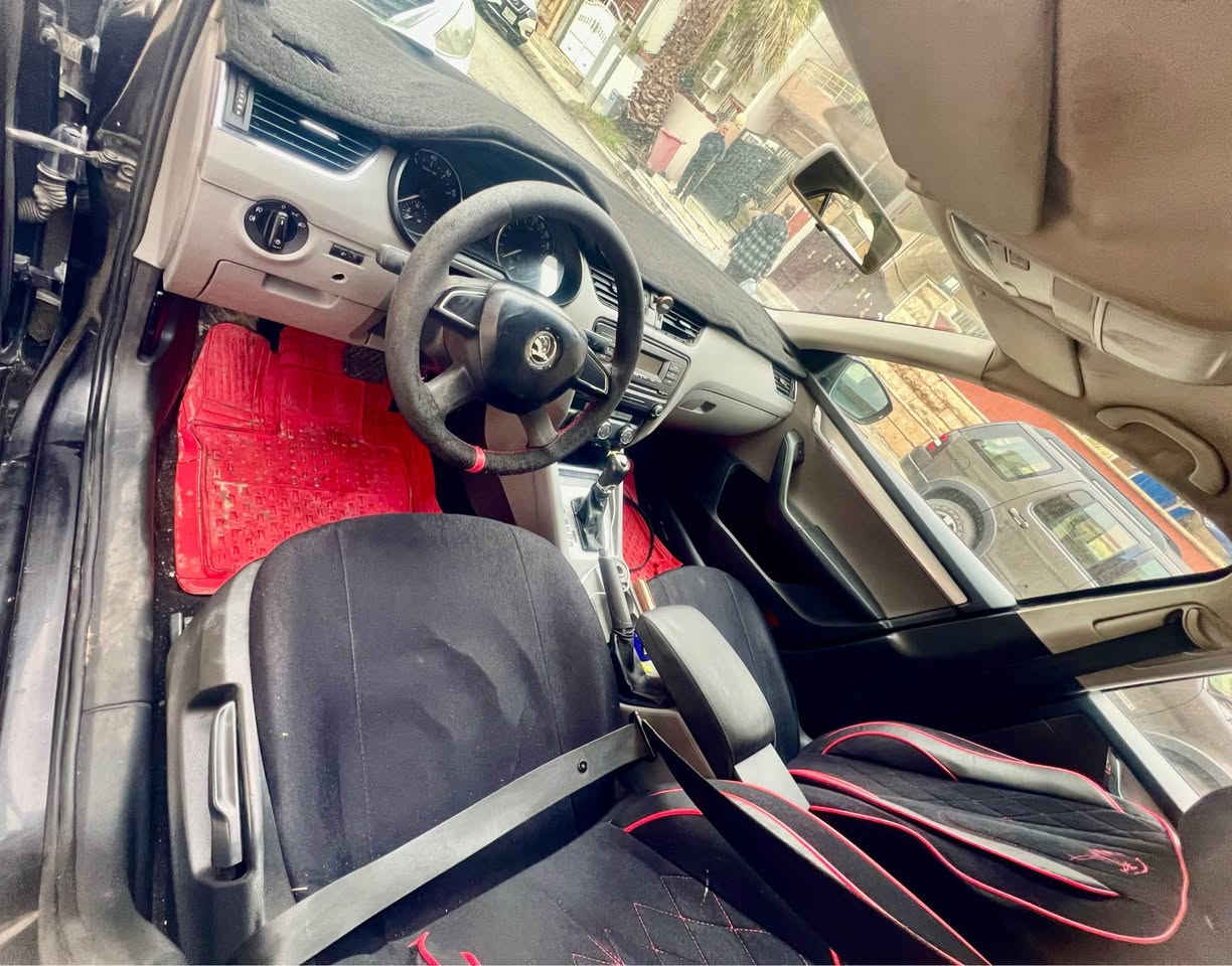 السلام عليكم اوكتافيا VRS 20.توربو 🚀 2014 كير اوتو 7 سرعات السيارة جاهزة من كير وكهربائيات وتبريد وصدر وتايرات بدون نقص وتجي تفحص طلع بيها صوت بلماكينة وابيع على هاي الحطة شباب السيارة عليها 15 ورقة غرامة ينزل من السعر (ملاحظة السيارة تشتغل فقط صوت بلماكينة) مكان السيارة اربيل 0️⃣7️⃣5️⃣1️⃣0️⃣9️⃣5️⃣6️⃣0️⃣5️⃣0️⃣ أربيل, العراق
