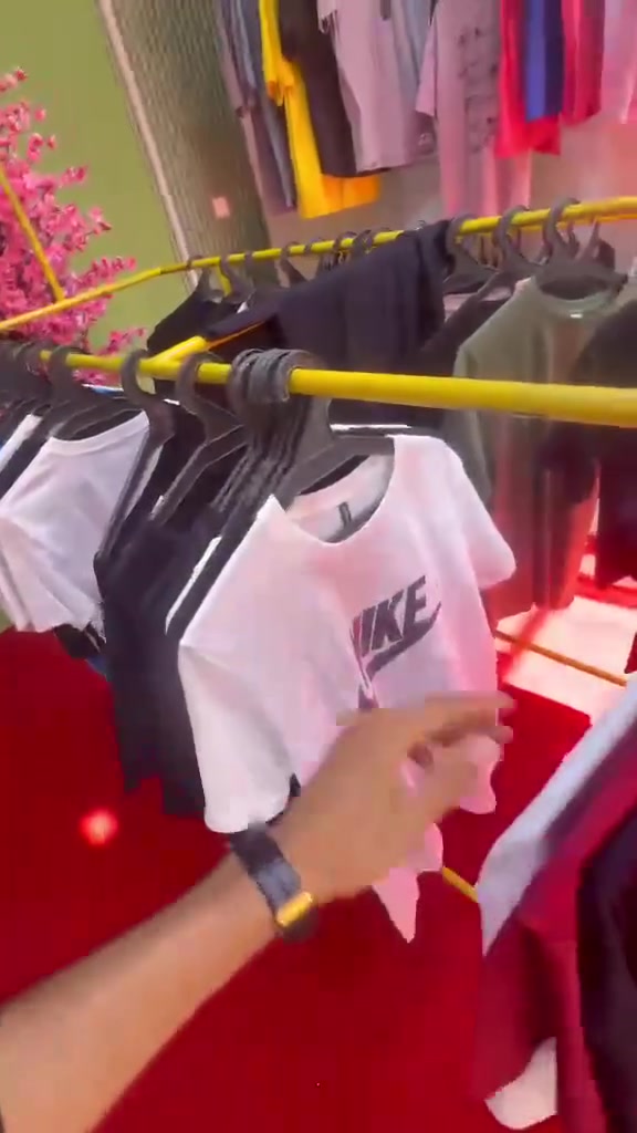 🔥 وصلت تشكيلة جديدة من التشيرتات الرجالية 🔥

👕 سعر القطعة بالجملة: ٤,٠٠٠ دينار فقط

✅ جميع الألوان متوفرة
✅ جميع القياسات متوفرة
✅ كميات كبيرة وخيارات متنوعة تناسب الجميع

📍 العنوان: الصقلاوية 

📦 نوصل إلى جميع محافظات العراق.


**إذا كنت صاحب هذا الإعلان وتريد حذفه لأي سبب، رجاءا أرسل رسالة إلى الدعم الفني**