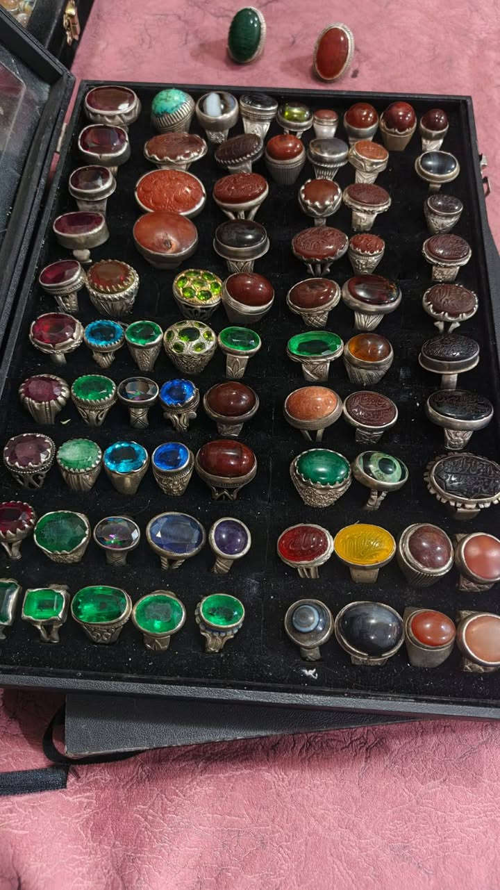 السلام عليكم خواتم صياغات يدويه سعر الخاتم جمله اكو 35 واكو 20 التواصل على الخاص مفرد وجمله للبيع


**إذا كنت صاحب هذا الإعلان وتريد حذفه لأي سبب، رجاءا أرسل رسالة إلى الدعم الفني**