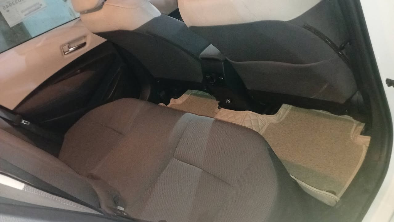 تويوتا ..كورلا..  ٢٠٢١ 
*** السعر ١٧٧ *** 
رقم أربيل: 22 
محرك وكير بشرط ١٨ دوش 
السياره: مجهزه رقم هزه سنويه جديد 
السياره: لايوجد لاضربه لاصبغ لا تبديل 
المواصفات: 1/1 شركه جيهان 
بصمه 
سلايت 
تبريد قطعتين 
داخل لونين 
شاشه وكامير 
حساسات امامي و خلفي 
ليد اتو 
ليد زينول 
اشاره فى مراه 
ويل كب 
#العداد: ٨٣ kmالف 
#العنوان: الموصل _ الحمدانية 
#الاتصال: *********** _ ***********
