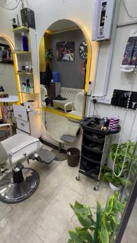 بيع غراض حلاقه مستعمله تواصل07711109853