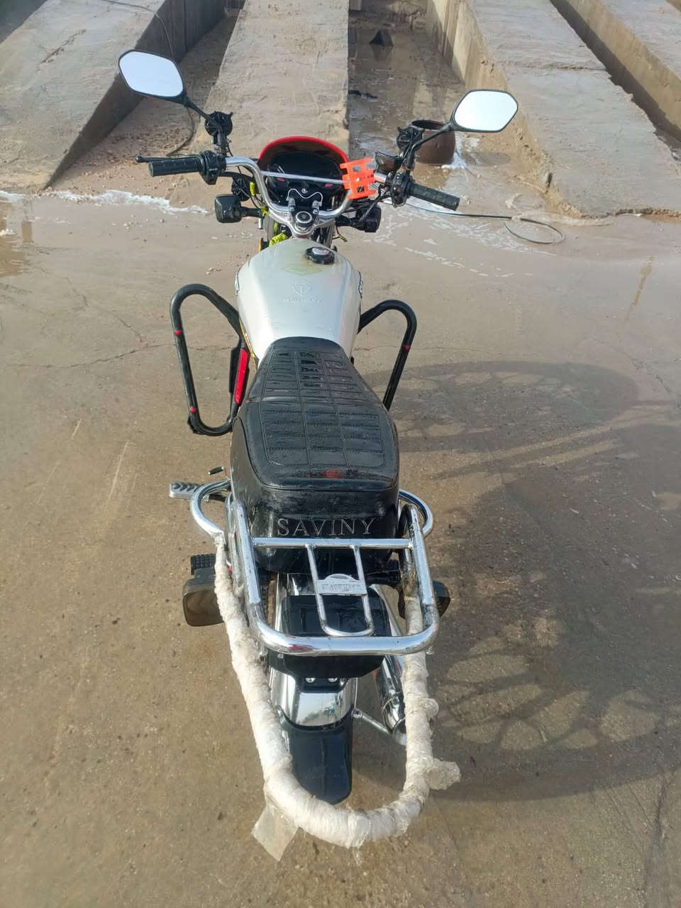 ياالله سلام عليكم اخوتي دراجه سيفان محرك150موديل 2024 بيه منفيس فقط ودراجه مرتبه ماتحط ربع عليه ونضافه فول وكفاله عامه وتجي تفحص وين ماتريد  تاخذه جنيه تنساها للبيع سعره725 وبيه مجال وسعره زين لان متوازي. علا فلوس والموشراي فدوه اروحله لايعلق ويكسر بسعره مكاني 5كيلو للستفسار ***********
