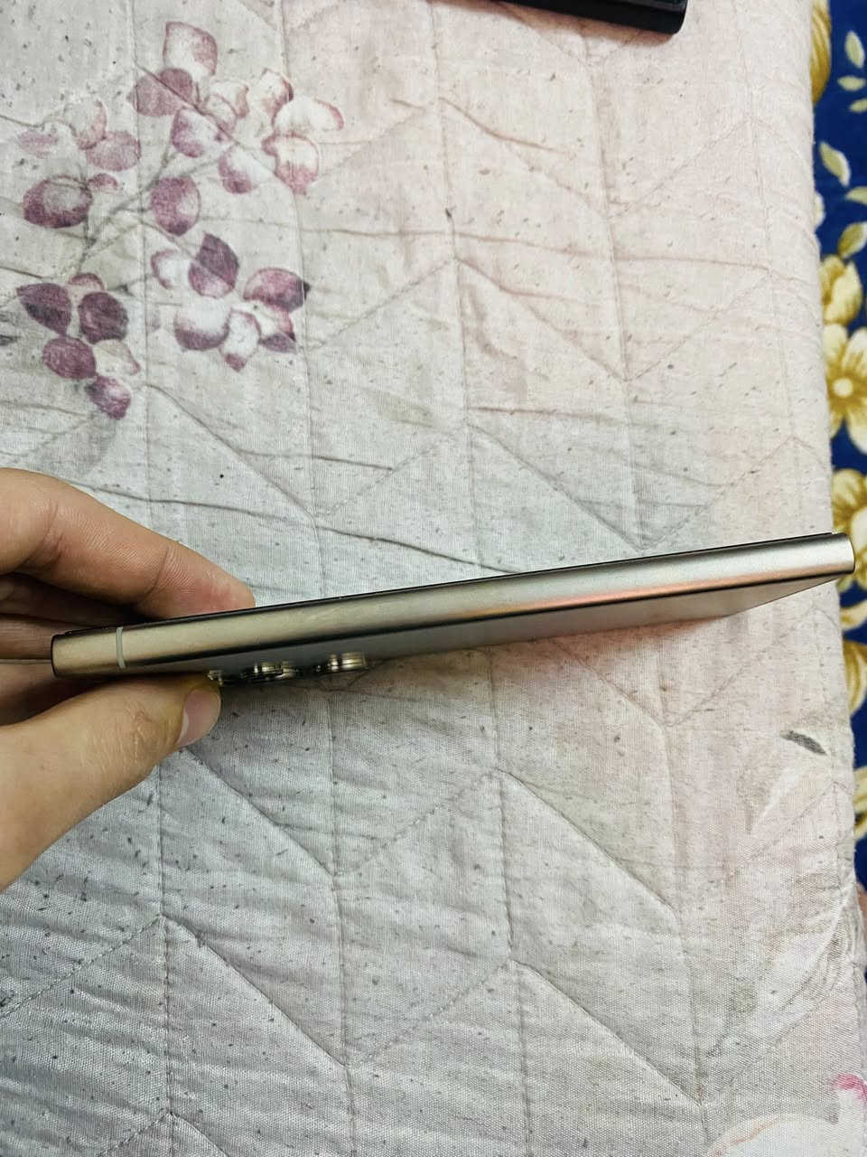 السلام عليكم للبيع جهاز s24 الترا ذاكرة 256جهاز نظيف جدا مستخدم للاتصال فقط نظافة 100٪ بعد داخل ضمان شركة جبال سعر قفل 950  مع كامل الملحقات وكارتونه رجاءا المو شراي لا يتصل للاستفسار ع الرقم ***********
