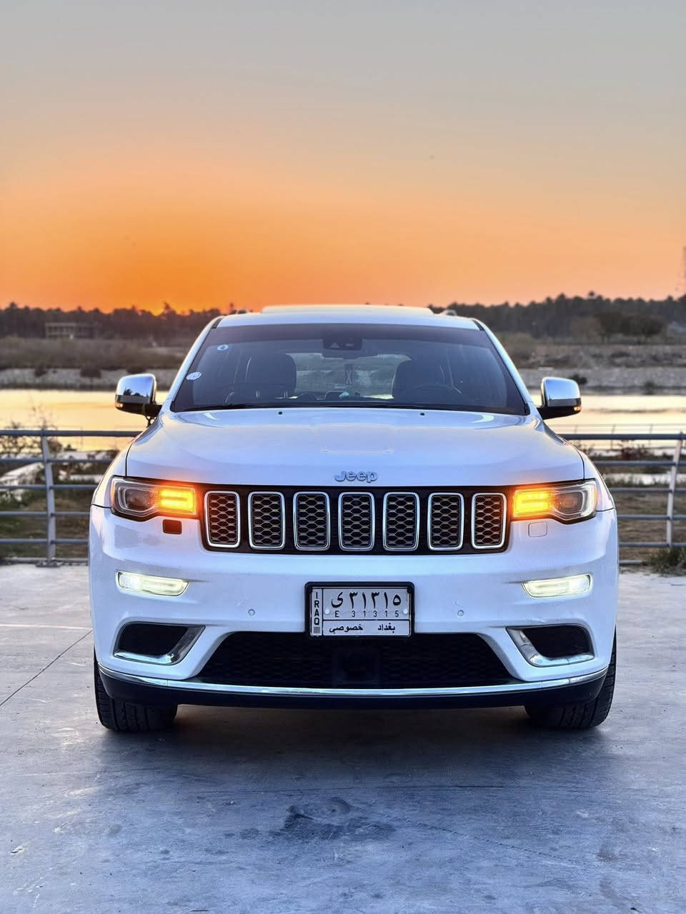 السلام عليكم ( Jeep Grand Cherokee Summit 2015)
للبيع " 
محرك : 6v 3.6L 
المواصفات : 
داخل قهوائي 
كشنات جلد تدفئه تبريد ( كهرباء ) 
كشنات الصف الثاني تدفئه 
قطعتين تبريد 
خزن مقاعد 
نظام صوتي Haramn kardon
ستيرن كهرباء 
رادارات امامي خلفي 
حساسات 360
بنوراما فتحتين
قيادة ذاتيه 
تنبيه الخروج عن المسار 
مواصفات السومت المعروفه 
حادث : 
خشم جاملغ وبنيد الجاملغ مصبوغ ربعه 
بدون دواخل بدون لغود 
للاستفسار : ***********
السعر : 240 وبيها مجال للشراي
