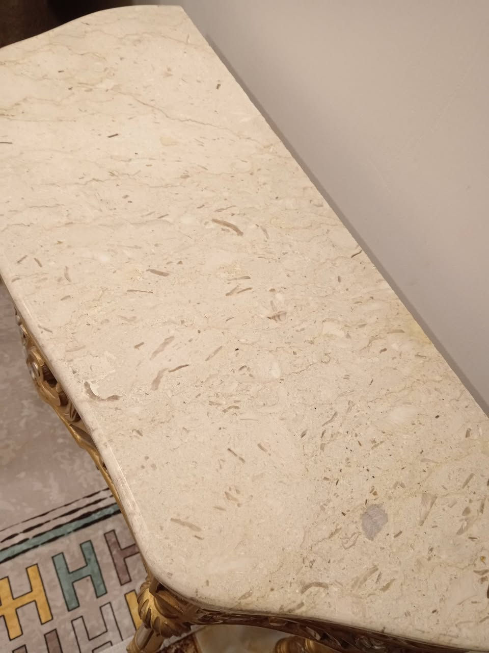 تخم زان كويتي شي تكمةةة
القنفات كبار رباعيه 2 مع كراسي،2 ومدخل مرمر تواصل 
***********
واتساب
الدوره
