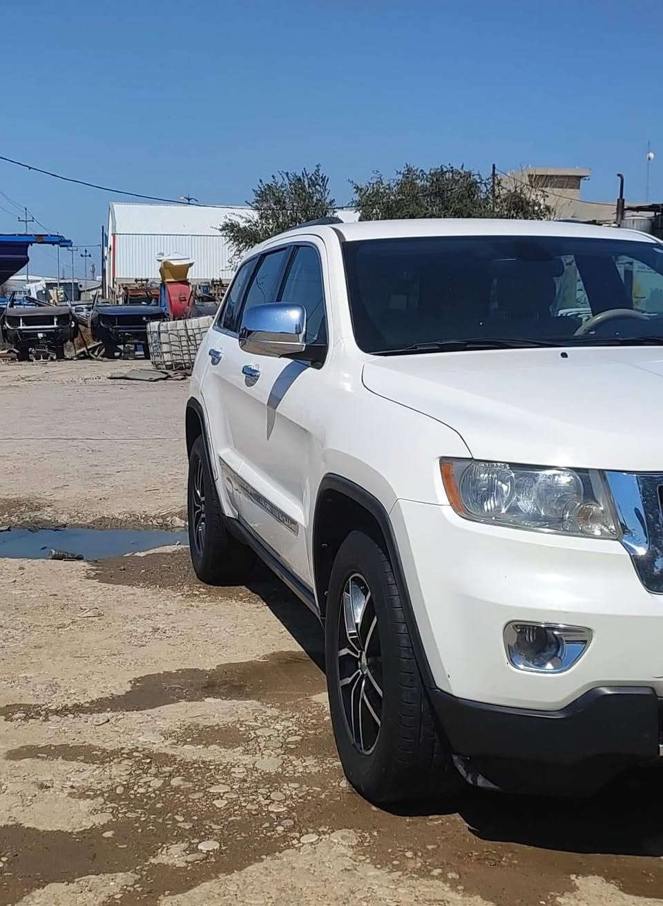 من رخصة الادمن سلام عليكم
جيب لاريدو موديل 2012
مكينة 6 سلندر 3600
مكينة كير اكسل مكفولات
صدر امامي خلفي جديد مكفولات
سنوية مجددة لغاية 2030
رقم سليمانية جديد انكليزي 
ويل كروم 18
سيارة مكفولة من جميع النواحي عدا الي موضح بالصورة
السعر 175 وبيها مجال للبيع او مراوس بيكم حسب القناعة
عنوان السيارة كركوك
للاستفسار اتصال فقط*********** غير متواجد على الفيس
