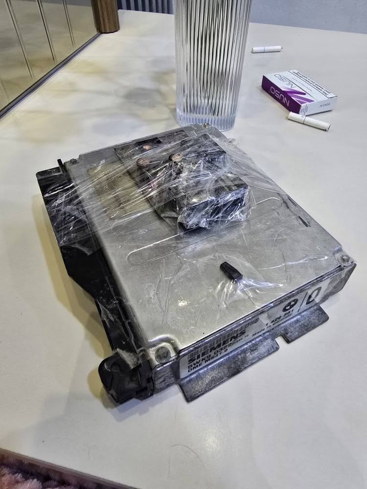 سلام عليكم عقل بي ام صقر سستم كامل مال وارد  مع شريحة التشغيل سعر ١٨٠ الف 
***********
