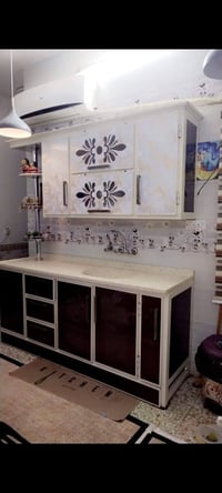 كاونتر المنيوم • نظيف • فطر بالحوض