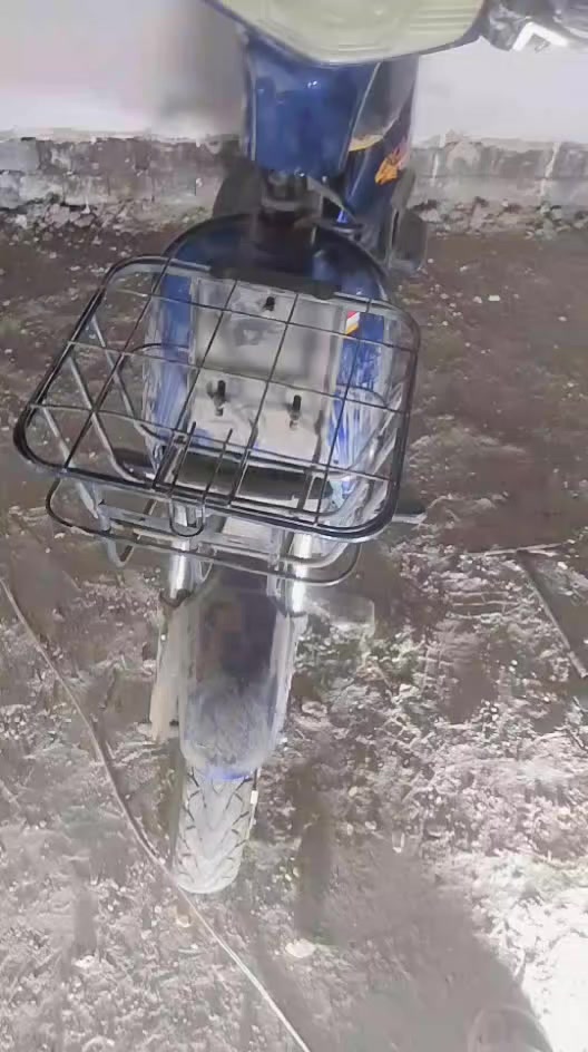 سلام عليكم اخواني ماطور شحن للبيع مابيشي بس بطاريات شويه تعبانه السعر250وبي مجال ***********متواجد فيس او واتساب كوم حديد المو شراي ليكربلي
