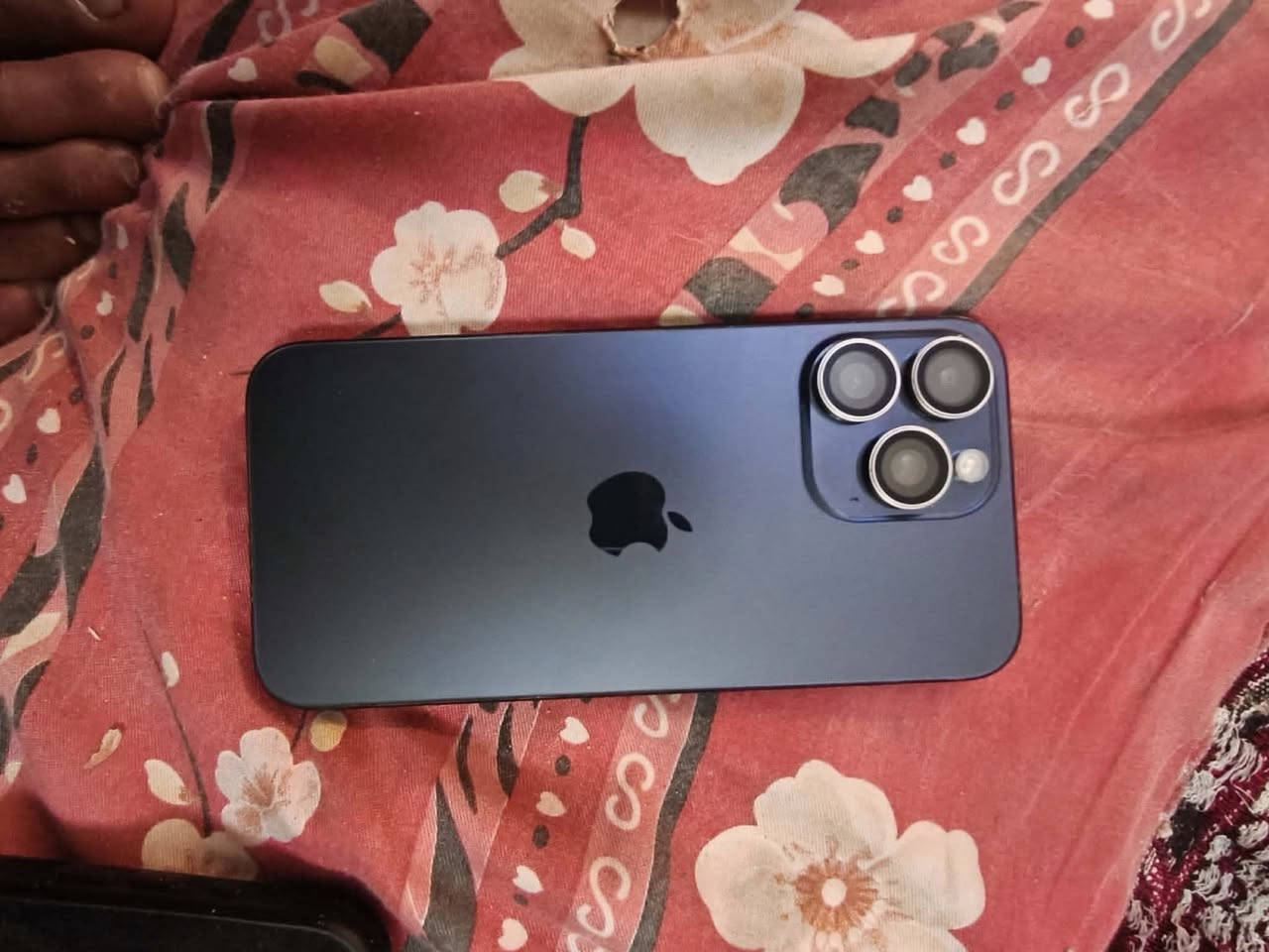 سلام عليكم 15 برو ماكس بطاريه 88 عدد دورات الشحن 523 مره دبل سيم كارت ذاكره 256 كامل ملحقات كارتونه ولشاحنه فقط بي شخط بل شاشه كلش بصيط مكان كربلاء السعر 900 قفل لاستفسار اتصال ***********
