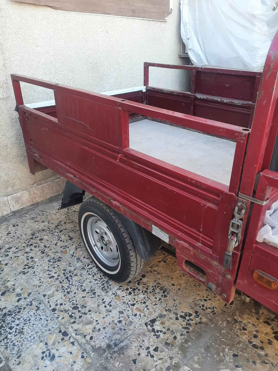 السلام عليكم شباب هاي ستوته للبيع موديل 21 مكاني أبو رمانه السعر 3 ملايين وبيه مجال ***********
