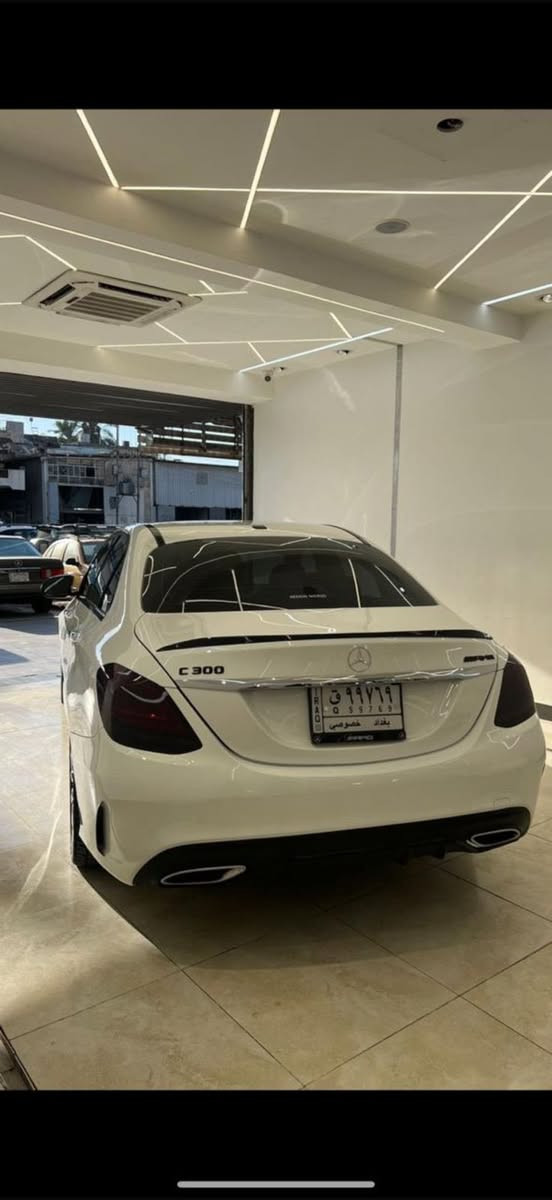السلام عليكم
للبيع   mercedes C300 AMG
موديل 2019
ماشيه 87 الف كم حقيقي

للبيع وارد امريكي
حادثها خدوش فقط صور الحادث مرفقه الصبغ بنيد وباب الخلفي وجاملغ خلفي فقط صبغ اثر خدوش بدون شاصي بدون لغد بدون ايرباك صفر مسج 
صور الحادث مرفقه
*بصمه فتحه
*شاشه كبيره 
*سستم صوت بيرمستر بلادي
*وضعيات قياده 5
*رادارات 
*رادار جانبي ورادار تنبيه الاصطدام
*ماوس تحكم
*داخل ابيض
*تدفئة كشنات
*اوتو اوف
*كامره خلفيه دواره
*صندوق كهرباء 
*دركه D 
*داخل 64 لون متغير وبعد بيها هوايه مواصفات
(بدي كت AMG بلادي)
السياره كامله للأخير
كير محرك مكفولات السياره جديده وميحتاجلها دينار مصرف (صفر مسج) وبدون چيك

رقم صاحب السياره ***********
