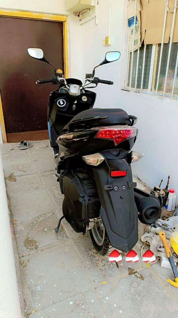 ماشاء الله مكفوله حتى من الشخط صارله كم شهر من نزلتها حاويه من معرض عمار ياسر دهن موتل وبانزين سوبر
سبب البيع حصلنا سياره 
اليريدها يدلل ديوانيه ويوجود توصيل


**إذا كنت صاحب هذا الإعلان وتريد حذفه لأي سبب، رجاءا أرسل رسالة إلى الدعم الفني**