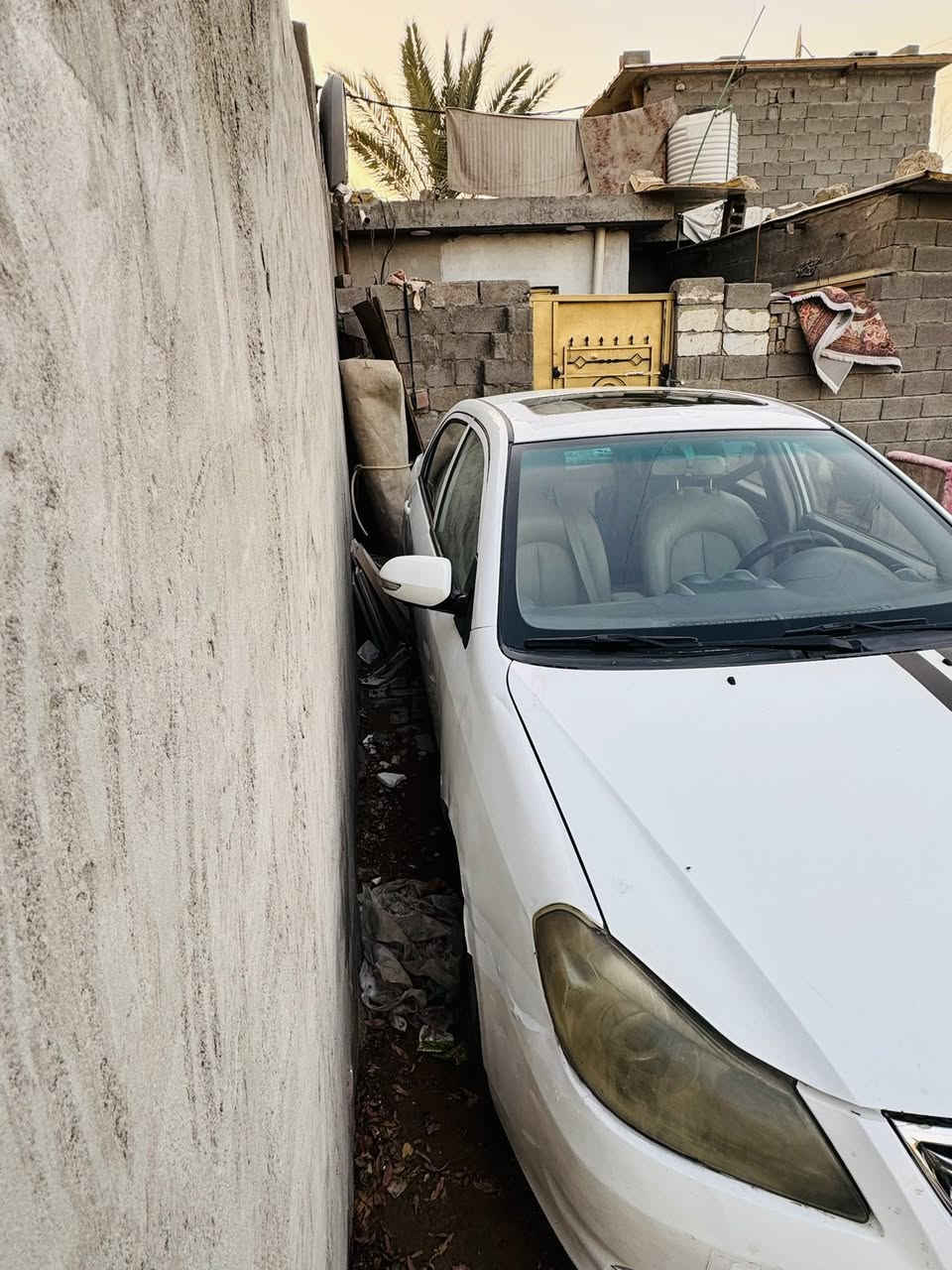 بي واي دي لا ضربه ولا صبغ ولا تبديل سياره كلها بلاديه جانت مطلوبه للمصرف وسددت برى ذمه موجوده تحويل مباشر  سياره فقط كيرها كايم  عارضها ب37 وبيها مجال مامتواجد د ع فيس ***********للستفسار

