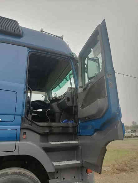 لبيع اكتروز موديل 2004 سنكل خلفي مكين 44 25 لا صرف وله بخار عربانه وراس مكان ديالى طول عربانه 1310   هذه رقمي ***********
