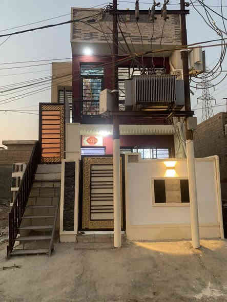 طابق ارضي للايجار السريدات القديمة مربع الثاني قرب البزل
يحتوي على استقبال وغرفة نوم ومطبخ وصحيات ومنور عدد ٢ 
باقي تفاصيل خاص او الاتصال على ***********
