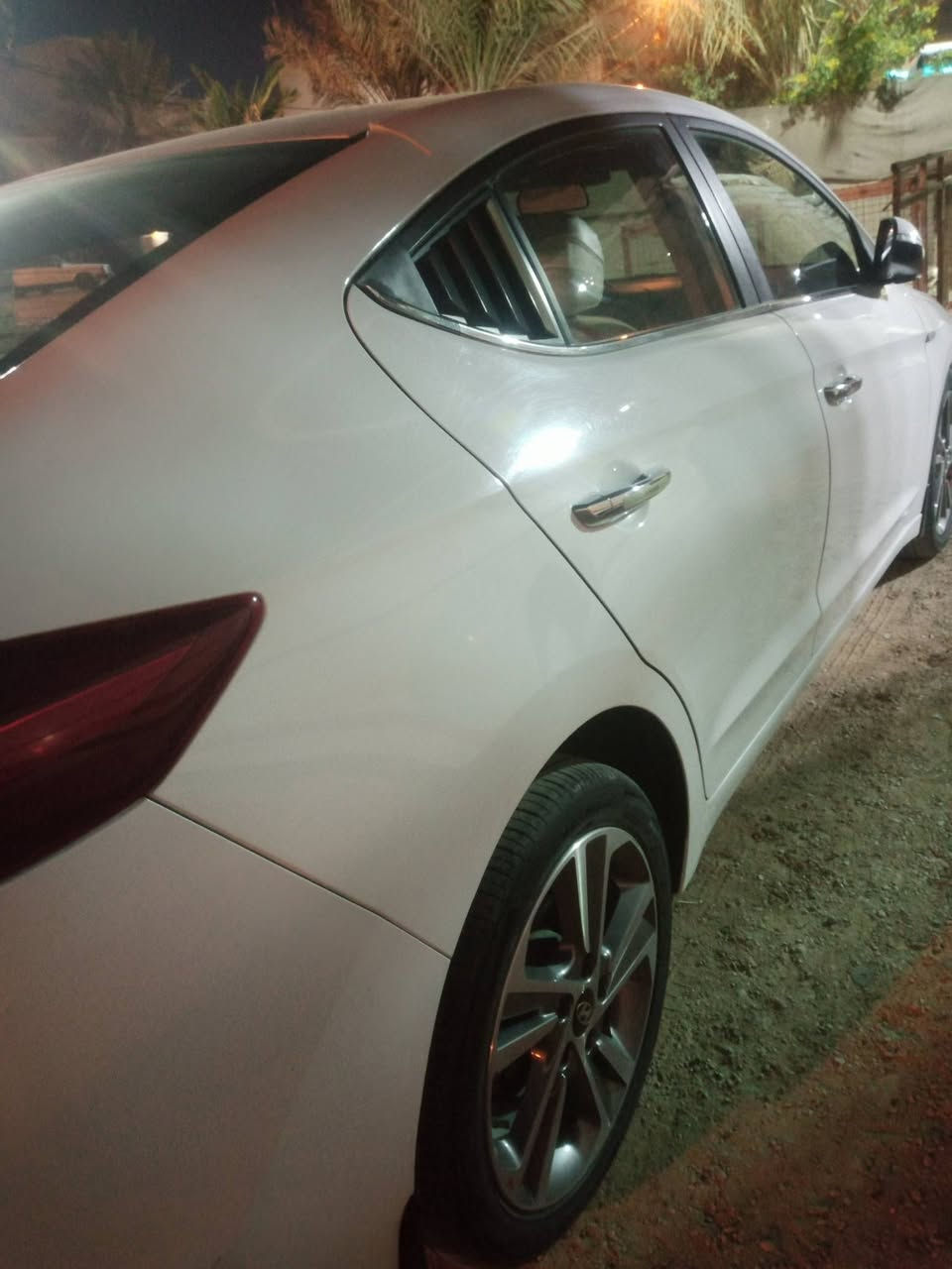 سلام عليكم 
الانترا 2019
للبيع فقط 
فول واحد عله واحد 
📍فتحه سقف 
📍بصمه 
📍تحكم ستيرن 
📍حساسات 
📍كامره امامي خلفي 
📍مثبت سرعه 
📍رقم مميز 494967
📍مكينه سوبر 2000
📍كشنات جلد 
📍مري شفط 
📍شاشه 
📍بيه ضربه خفيفه بل جاملغ الخلفي على كد شبر والباقي مكفول 

ملاحظه: السياره انضف من الصور واذا تحب تعالل شوف بعينك وحكم عليه 

📍النجف الاشرف 

السعر 165بيه مجال حك الجيه


**إذا كنت صاحب هذا الإعلان وتريد حذفه لأي سبب، رجاءا أرسل رسالة إلى الدعم الفني**