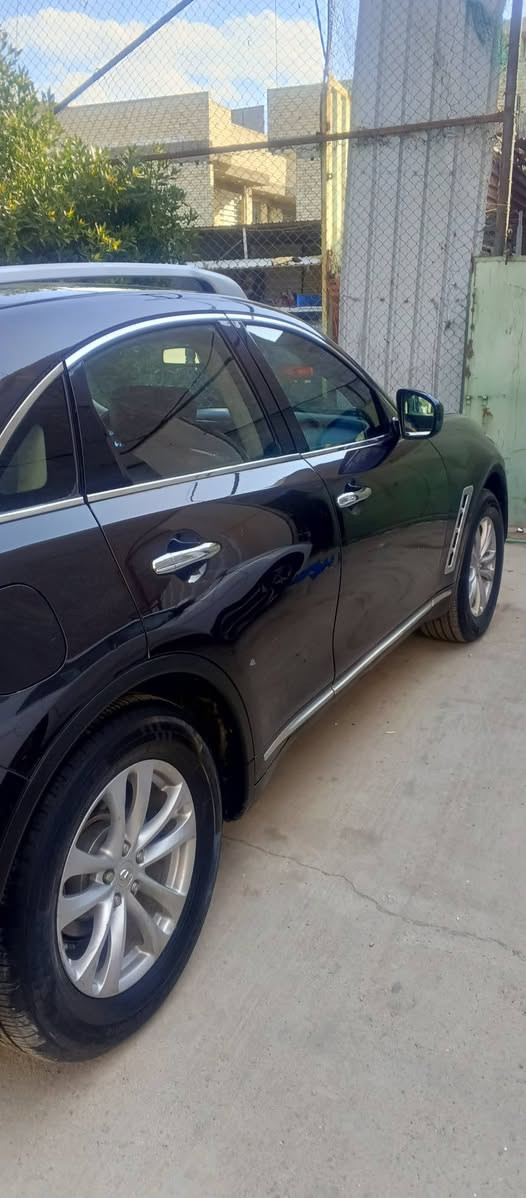 السلام عليكم للبيع نيسان انفنتي موديل ١٠ وارد امريكا السيارة فول مواصفات مكينه كير تبريد صدر تخم تاير خير من الله بيه ربع جاملغ وربع من البنيد صبغ بدون دواخل ولا كل شي هزه وسنويه جدد باسمي السعر ١٢٠ وبي مجال للاتصال ‏‪***********‬‏ مكان السيارة بغداد
