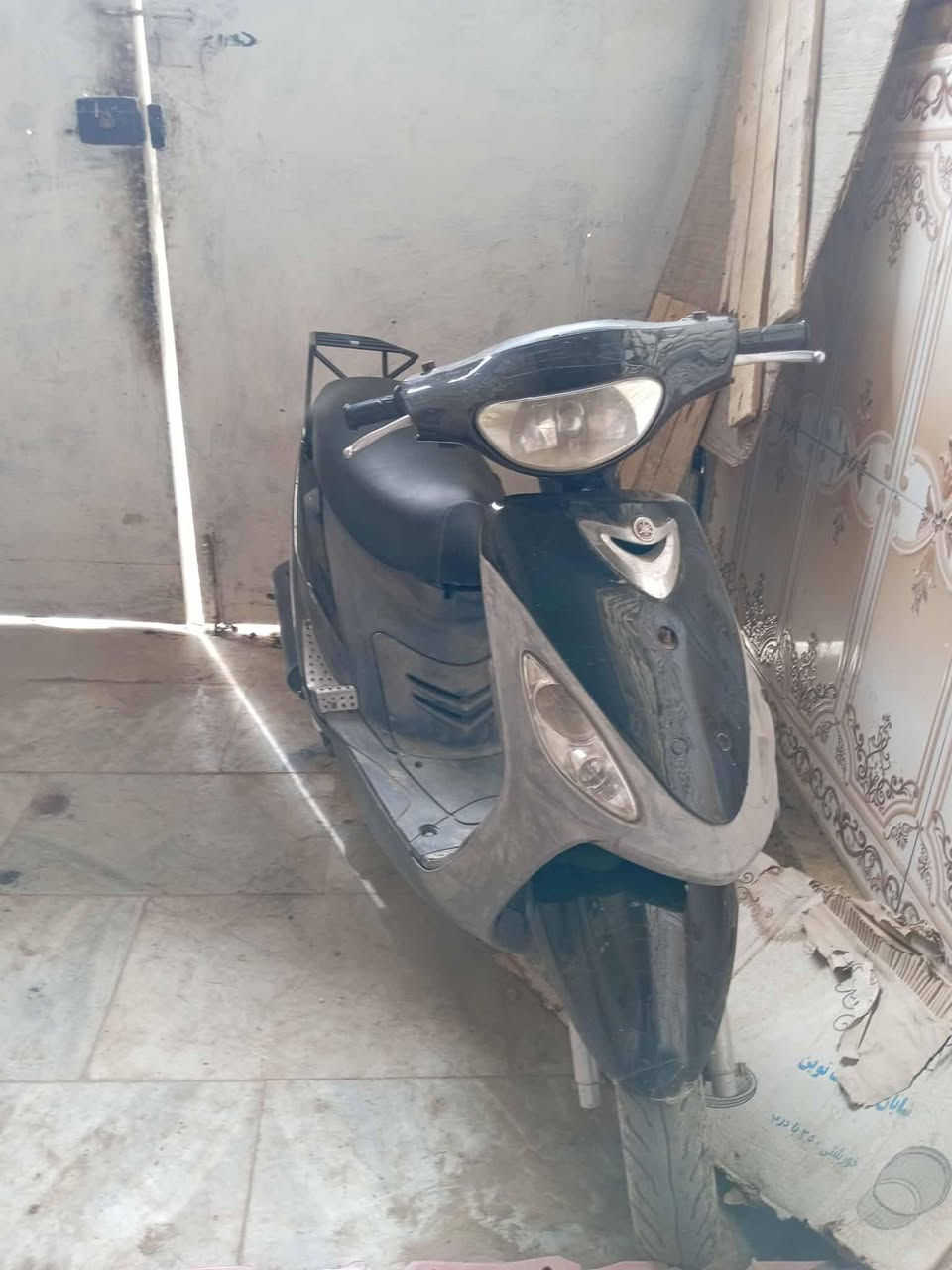 السلام عليكم ماكس منغولي للبيع مامله مكمله مانقصها شي مفتوحه ولفات +بوليس كامله مكمله 2007مانقصها شي بوشه 55شلعه ومعدل شرط 
كهربائياتهن شغاله من الطول للطول اي نقص مابيهن 
سعر الماكس منغولي 550بيها مجال 
سعر البوليس 600بيها مجال 
مكاني سوق الشيوخ ***********
