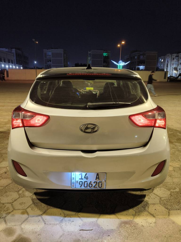 سلام عليكم هونداي النترا هاتشباك للبيع السيارة جاهزة مكينة كير تبريد حدادة  السعر 90 وبيه مجال بسيط مكانهة ناصرية للاستفسار الاتصال على الرقم *********** بي واتساب ناصرية, ذي قار
