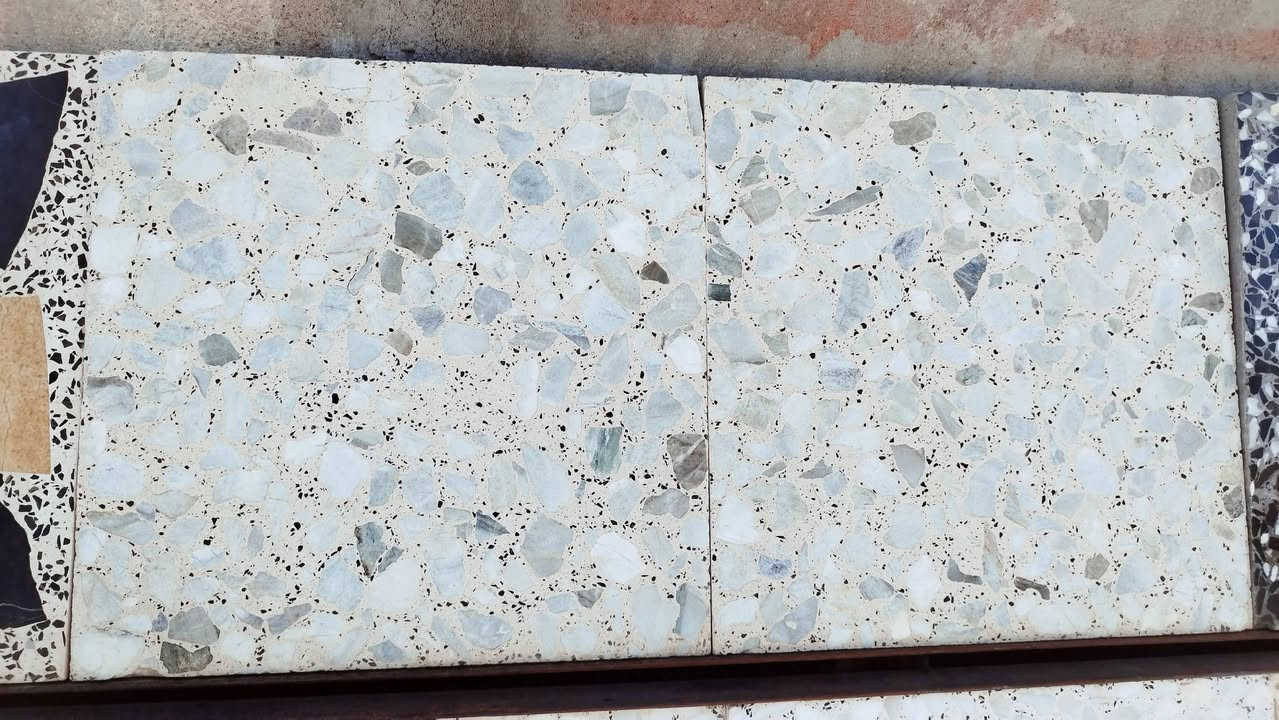 متوفر لدينا الكاشي العراقي الأوتوماتيك الحجر الموزائيك و المطعم بالمرمر معمل كاشي عراقي بغداد
📐 القياس 40 × 40 سم  

💎 مقاومة عالية: يتحمل الأوزان والظروف الجوية الصعبة.

✨ لمعة تدوم: صقل احترافي يضيف بريقاً لغرفك وصالاتك.

📐 دقة القياس: سهولة في التركيب واستقامة مثالية.

📉 السعر يبدأ من 7 آلاف إلى 13 الف دينار

〔 يوجد نقل داخل بغداد 〕

يتوفر توصيل لمناطق العاصمة بغداد جميع الكميات    

يتوفر توصيل للمحافظات الكميات الكبيرة فقط

للتواصل والاستفسار مباشر  :

اتصل بنا على الأرقام التالية 📞

***********  واتساب 📲

***********  واتساب 📲

العنوان : بغداد _ الرصافــة _ العبيدي 📍

#كاشي_عراقي #أرضيات #بناء #إعمار #ديكور_عراقي #منزل_الأحلام
