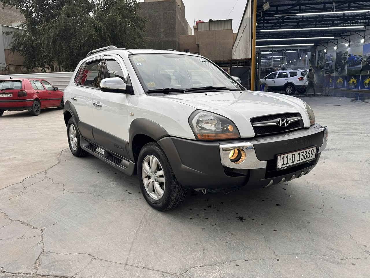 توسان 2009 خليجي مكفوله بدون صبغ
بيها مكانين بارد كلش قليل 
شاشه 
حساسات 
مكينه 2000
سياره باسمي 
ماشيه 165
مكان السياره بغداد حي الخضراء 
السعر 125 وبيها مجال 
***********
