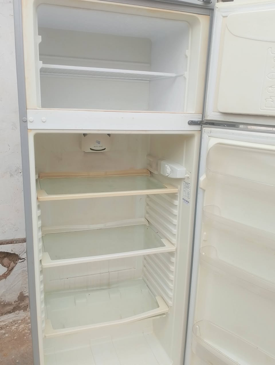 ثلاجه 20 قدم شرط مو مصلحه او ما بيه اي خلا 110قفل العنوان النبي يونس ***********
