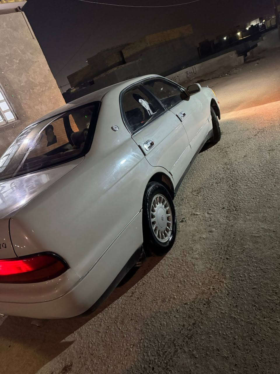 سلام عليكم بطه لببيع
مديل 1992مكفوله من الكصع وعيب الشرعي 
السياره بمسي رقم رقم نكليزي  ستوني مبدل محرك 
كير نضيف صدرها نضفيه وتايرات جددا 
سعر 50وبيه مجال قليل حك الجيه 
***********
وتساب وفيس
